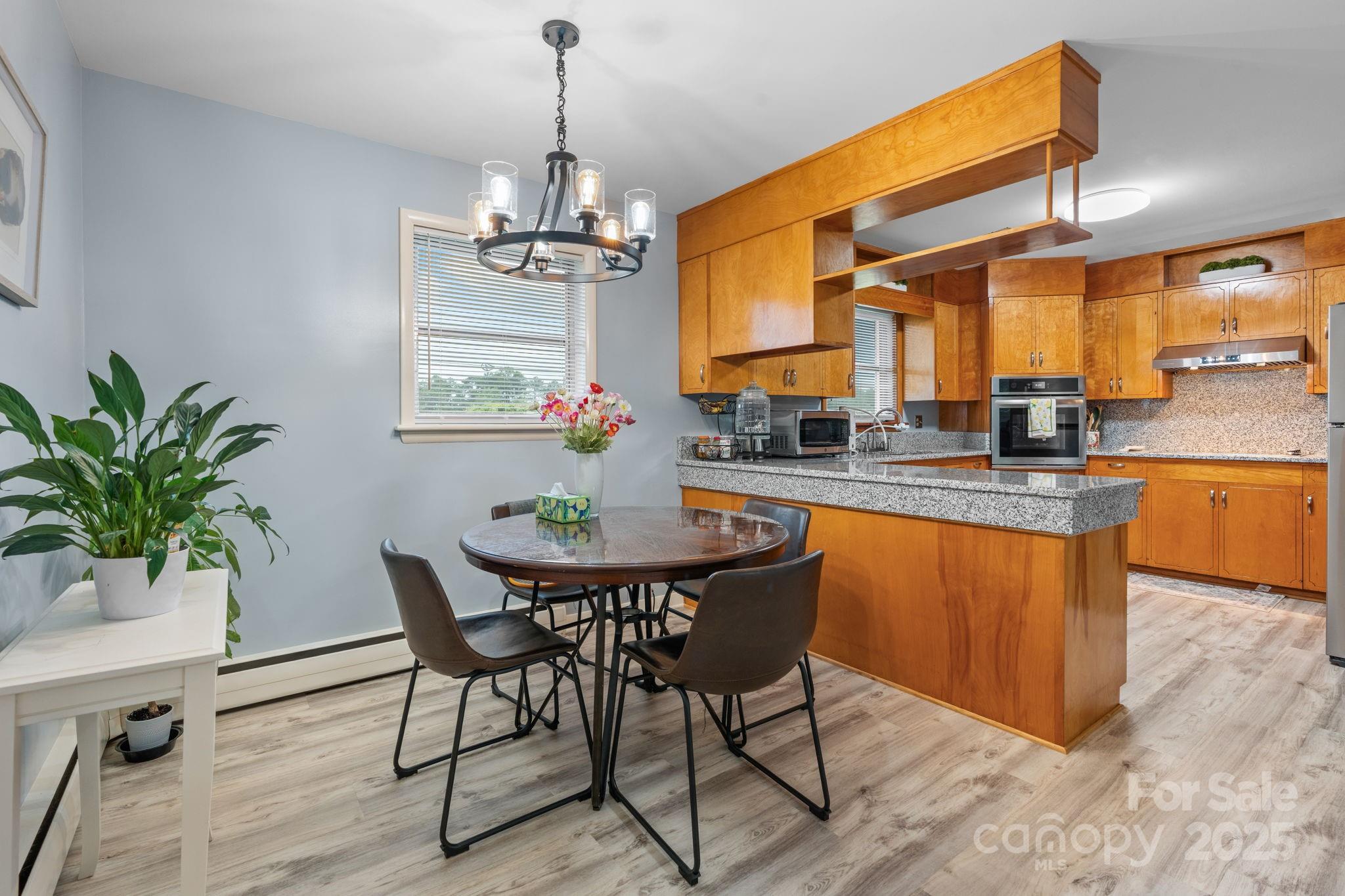 2761 Highland Avenue NE — Hickory