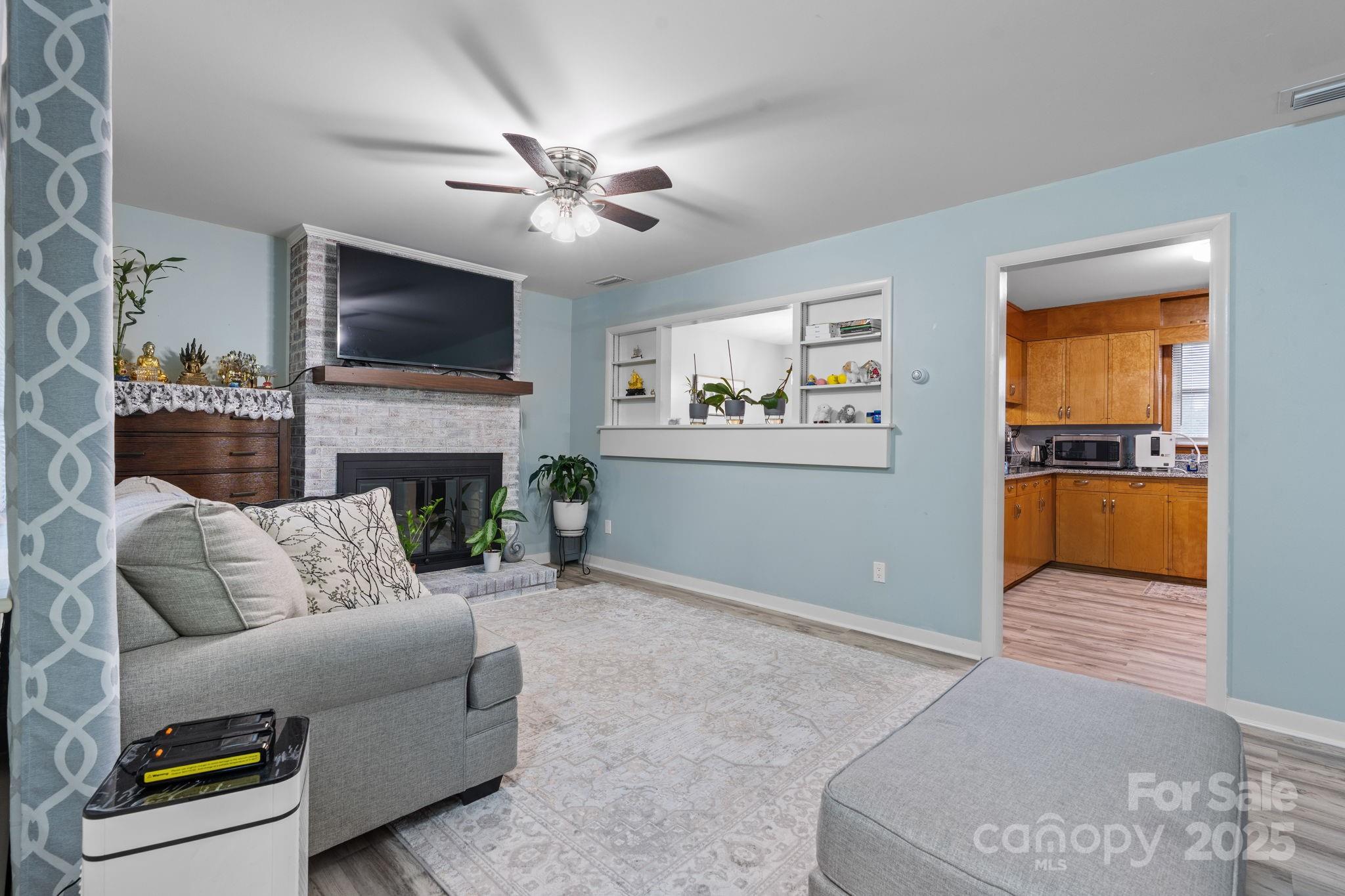 2761 Highland Avenue NE — Hickory