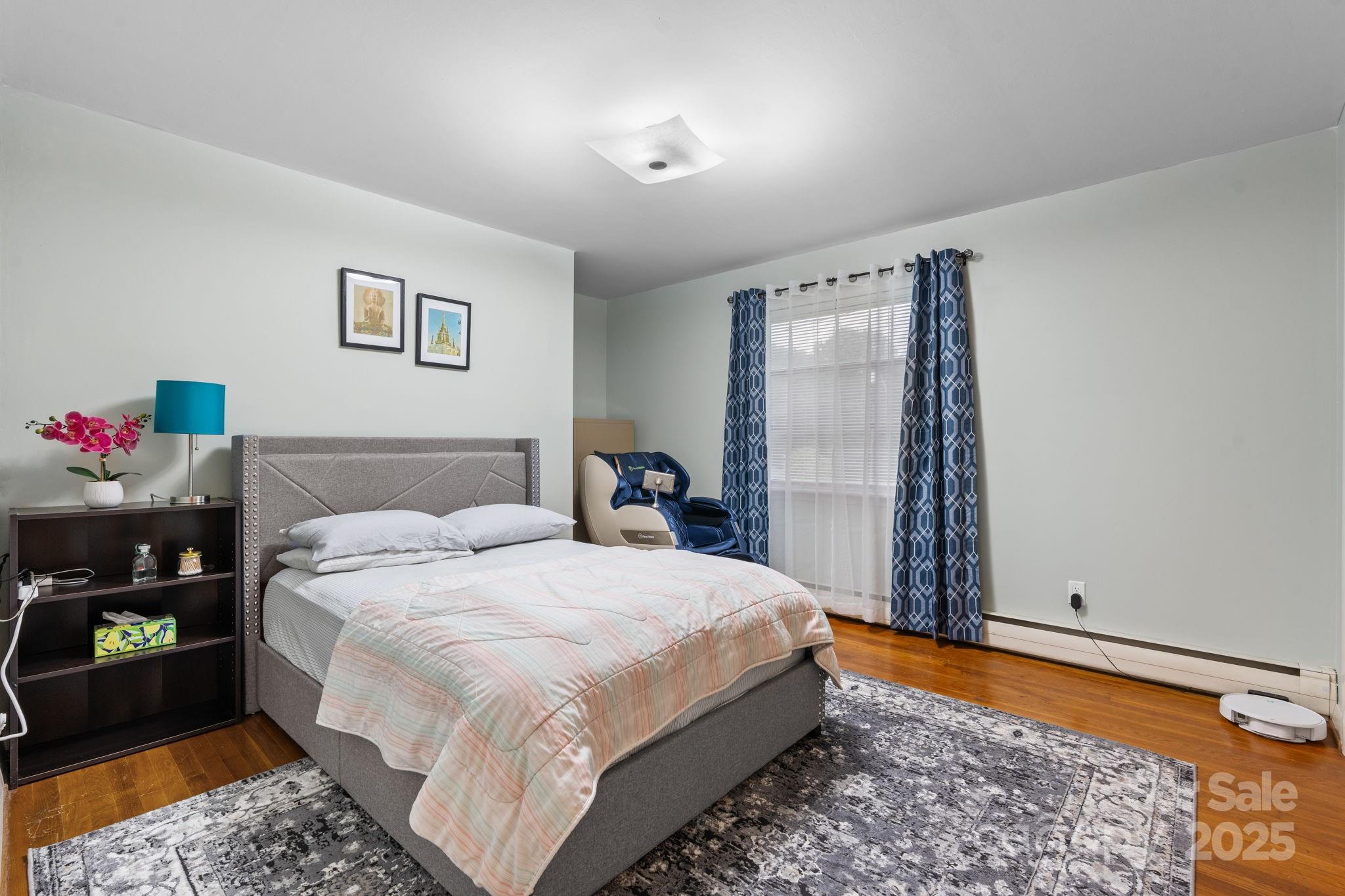 2761 Highland Avenue NE — Hickory