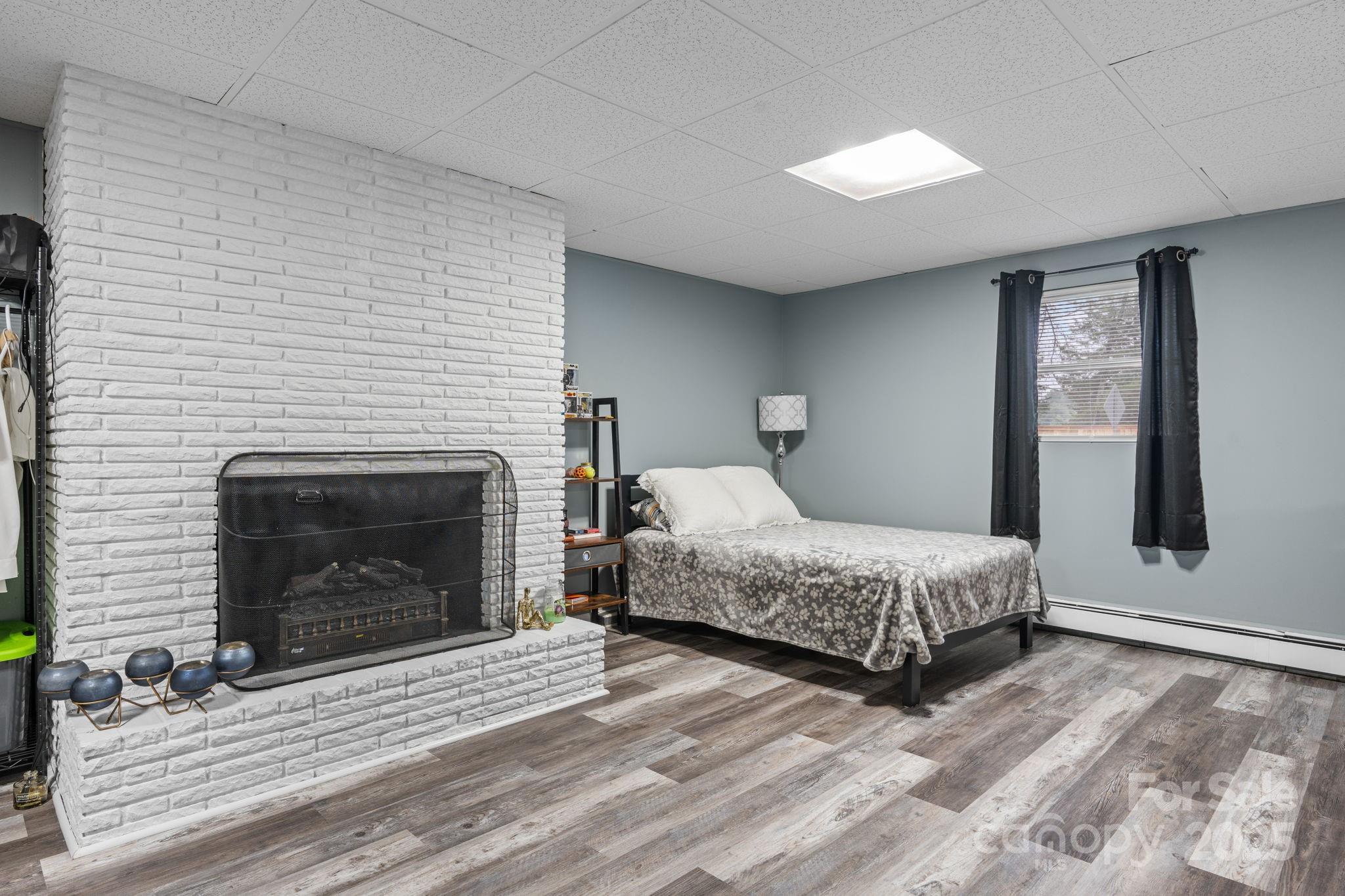 2761 Highland Avenue NE — Hickory