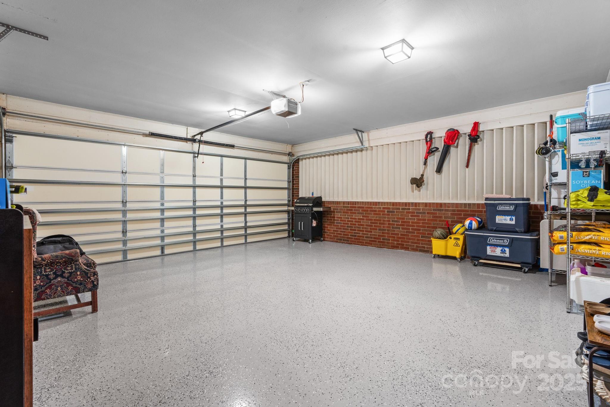 2761 Highland Avenue NE — Hickory