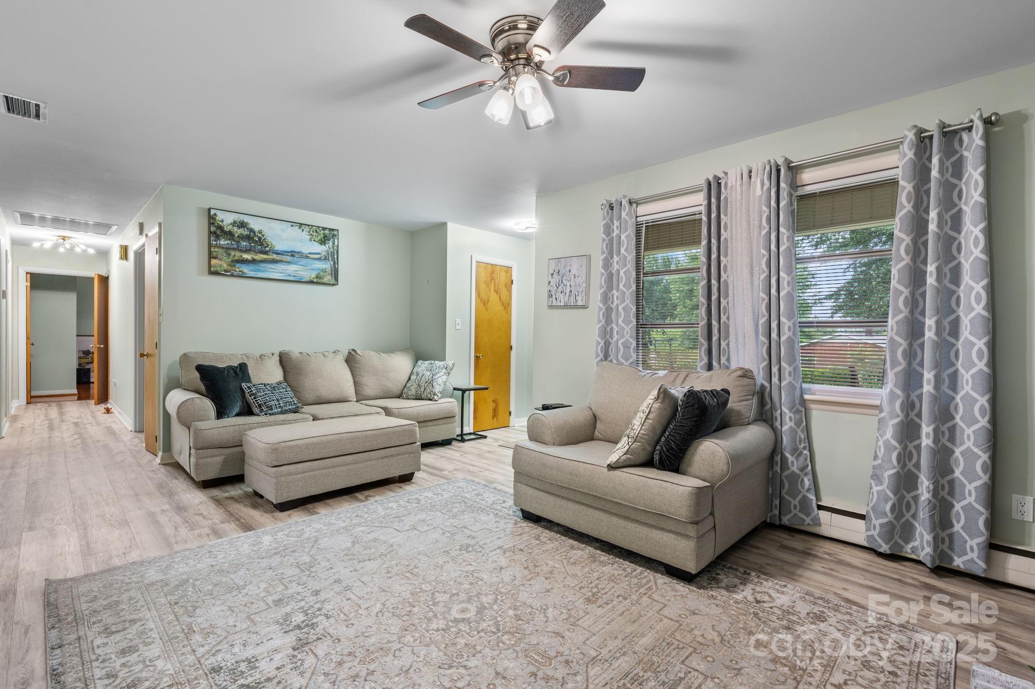 2761 Highland Avenue NE — Hickory
