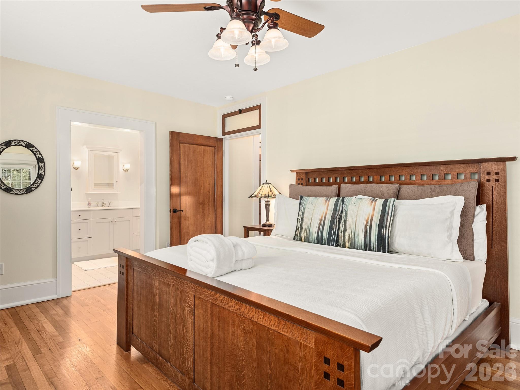 203 6th Avenue W #1B — Hendersonville