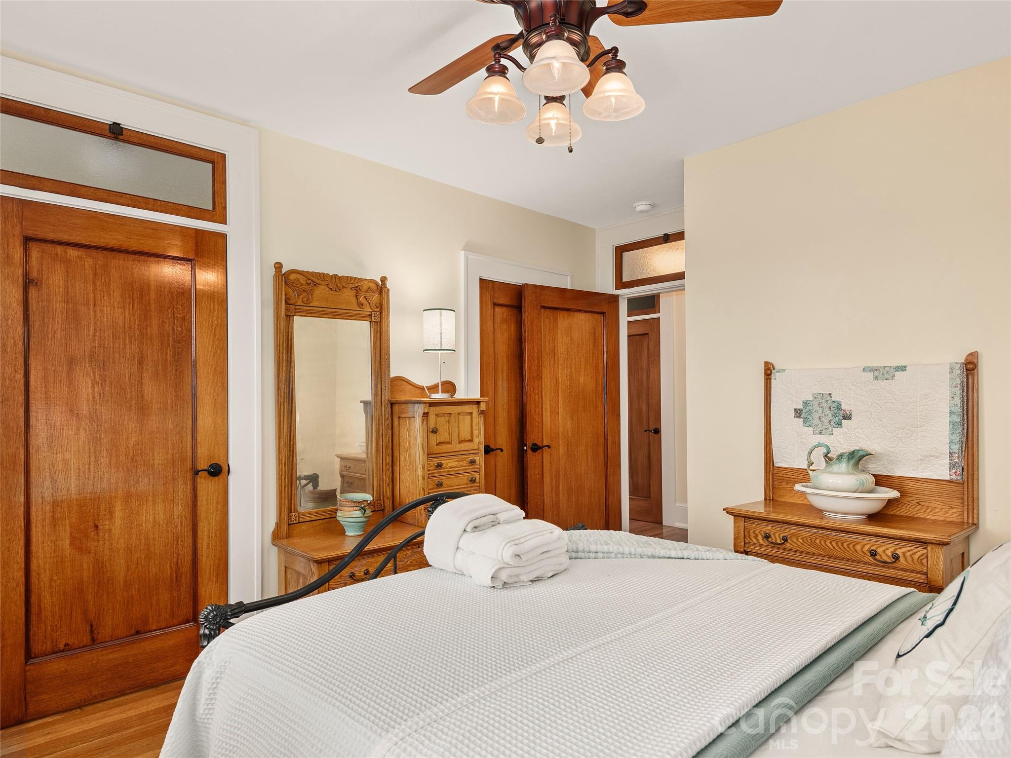 203 6th Avenue W #1B — Hendersonville
