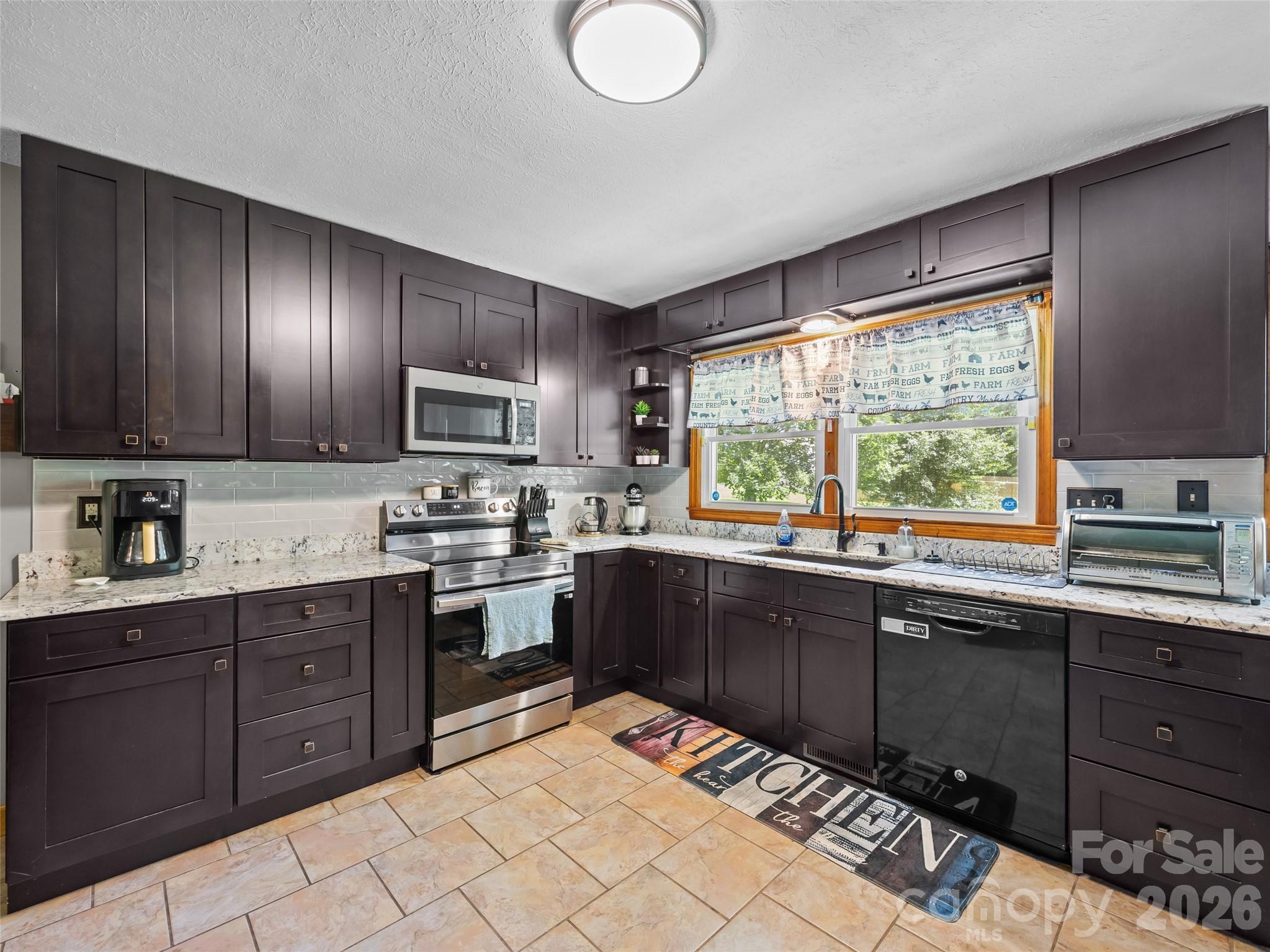 50 Baldwin Road — Arden