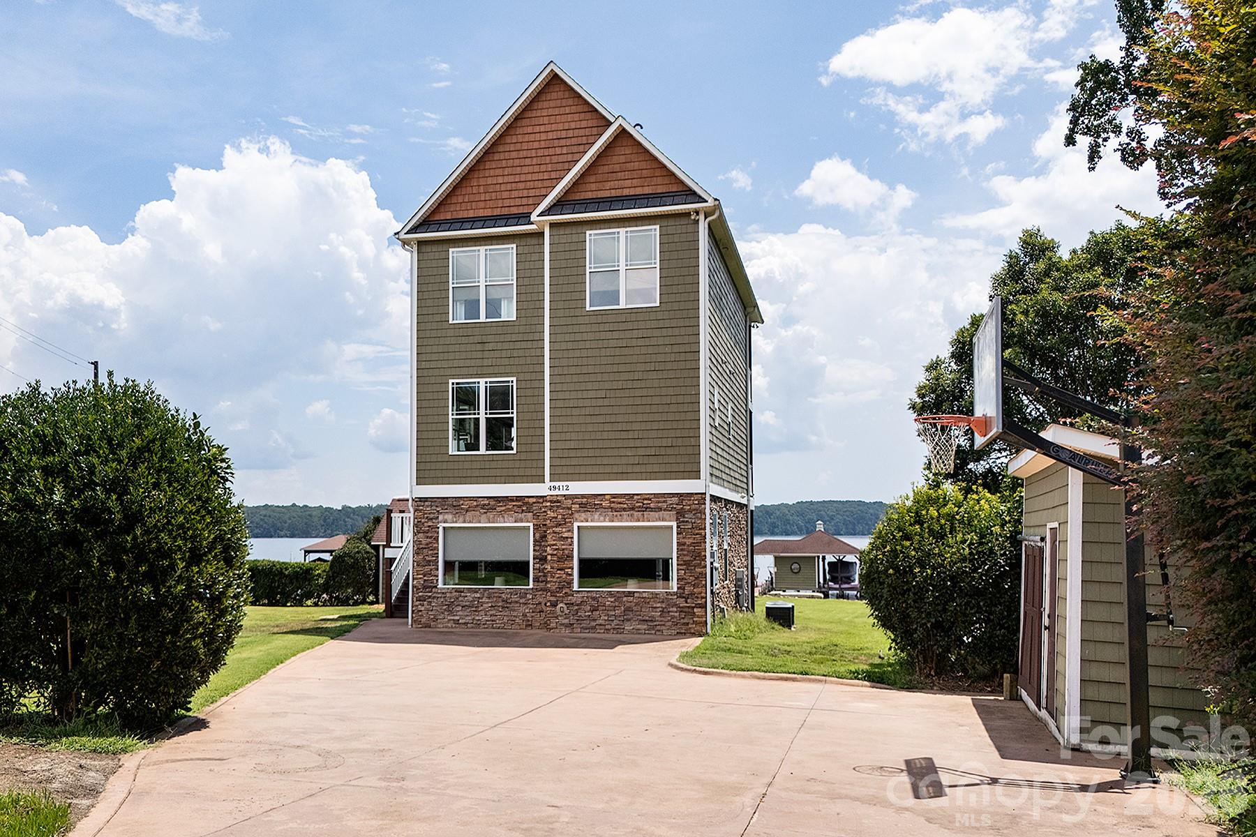 49412 Wood Land Drive — Norwood