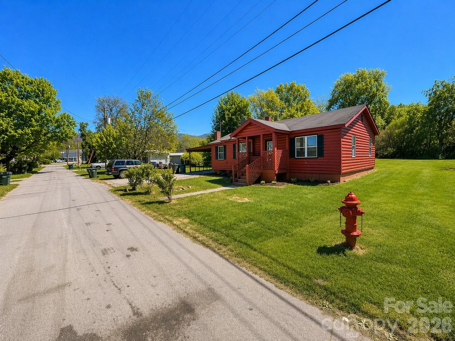 51 Robinson Street — Waynesville