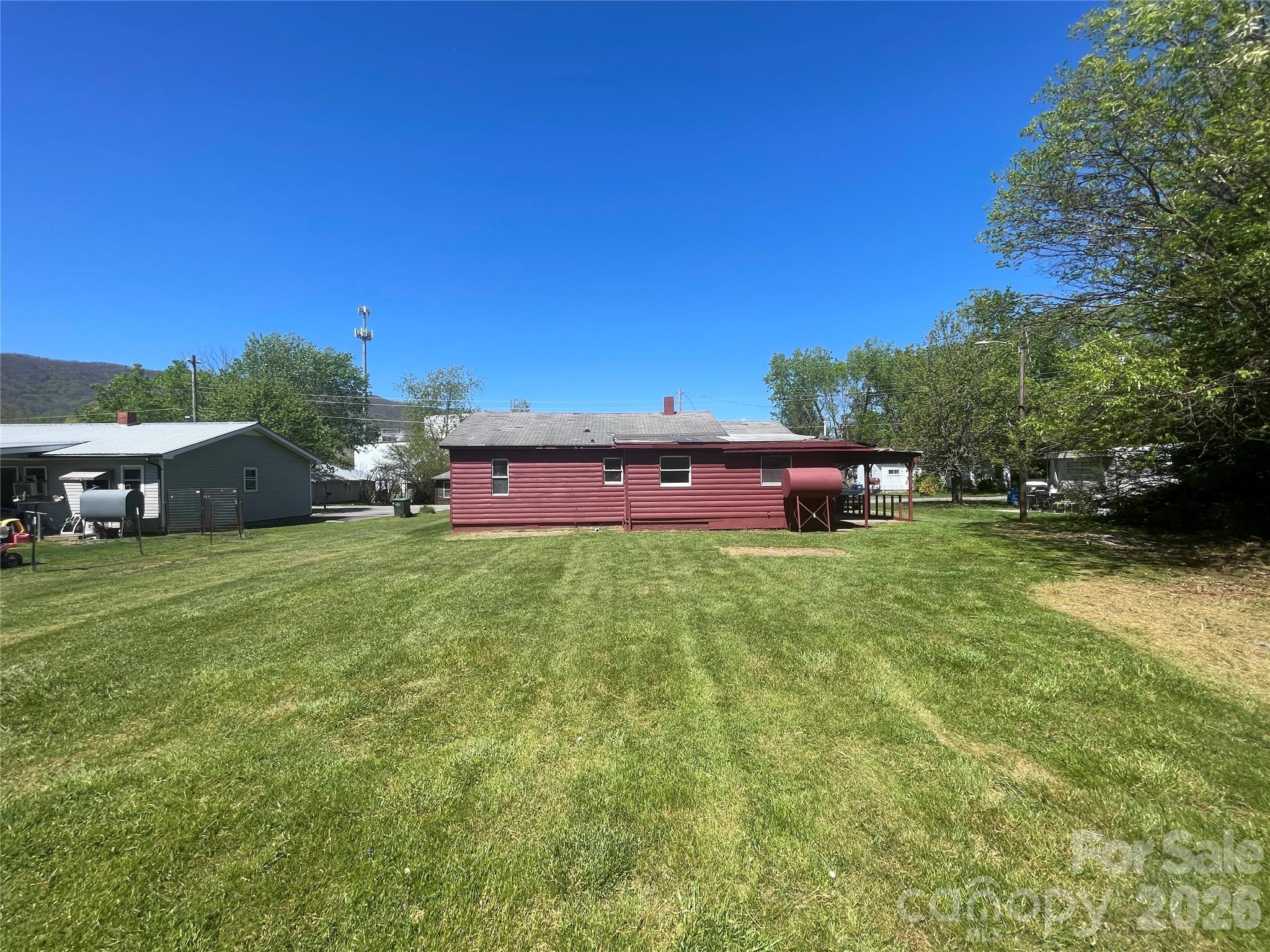 51 Robinson Street — Waynesville