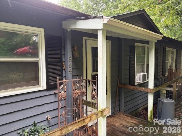 7868/7864 Kinglet Road — Connelly Springs