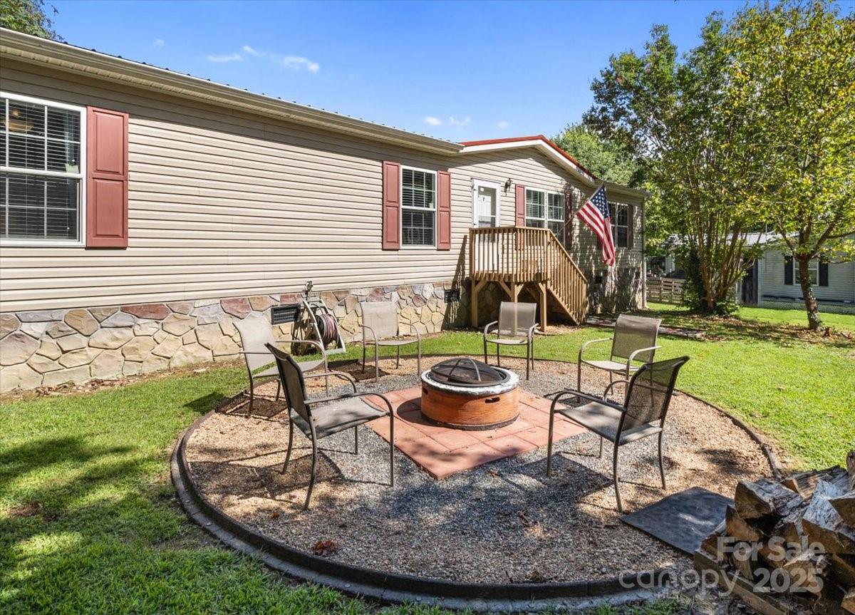 132 Bailey Mountain Road — Mars Hill