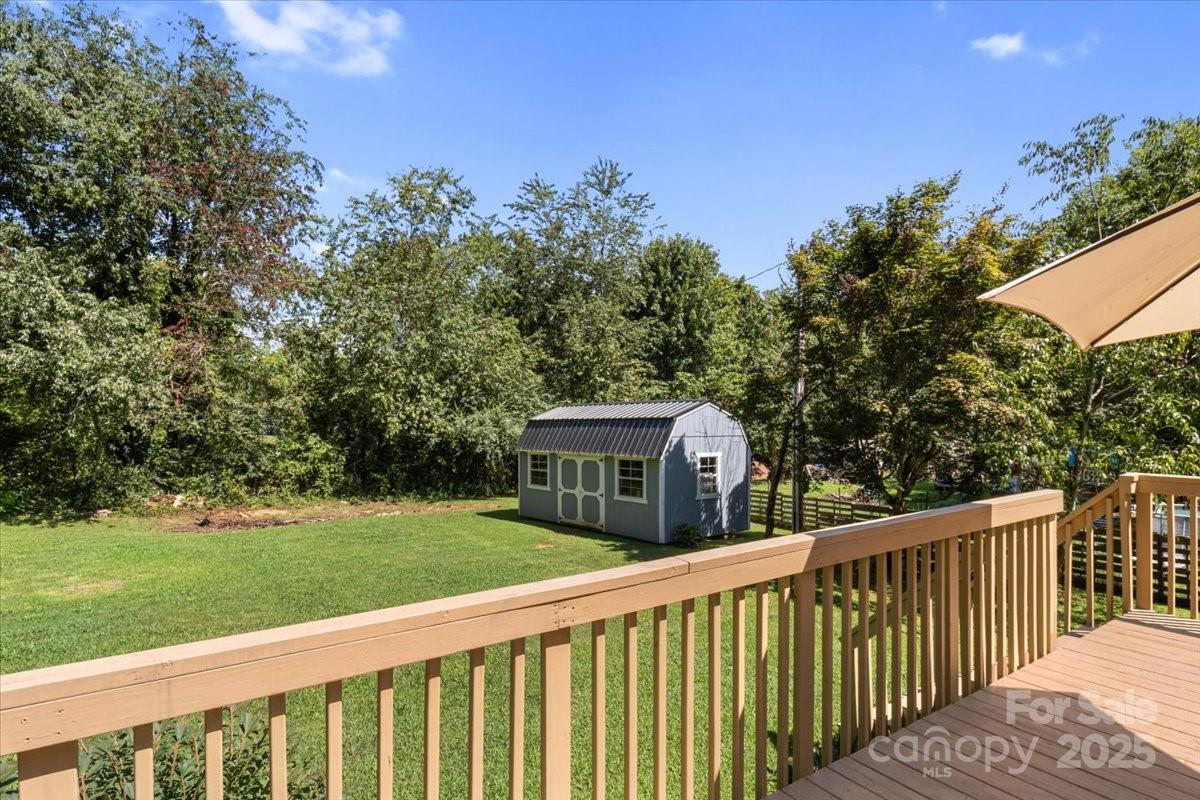 132 Bailey Mountain Road — Mars Hill