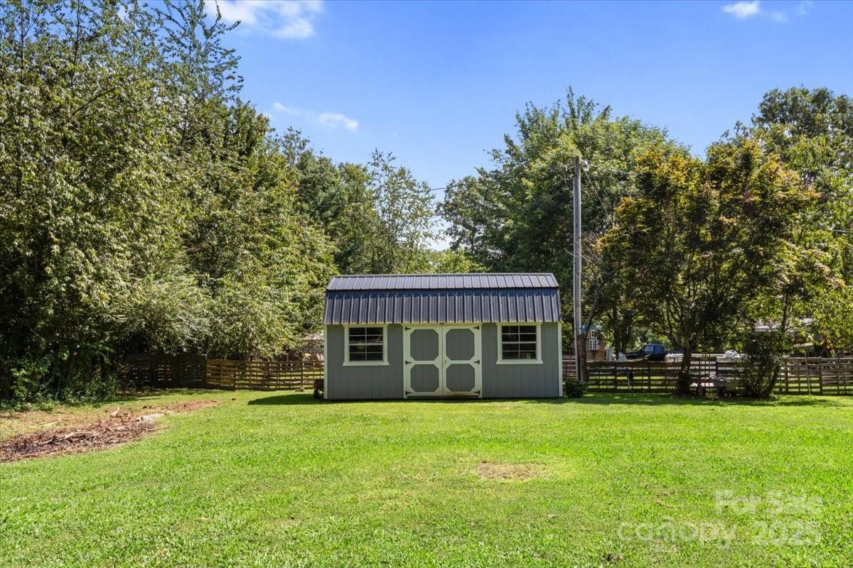 132 Bailey Mountain Road — Mars Hill