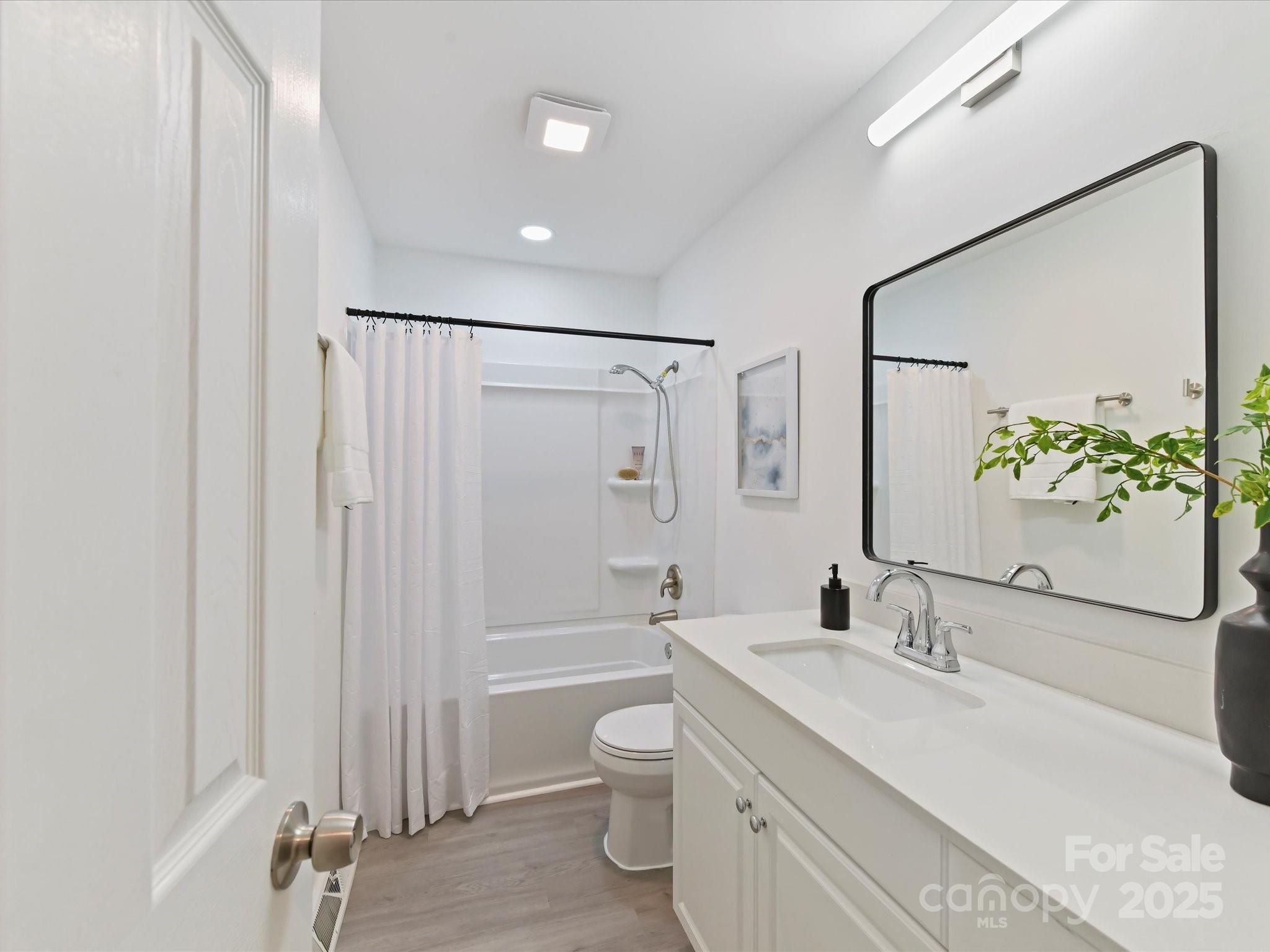2508 Carrington Court — Charlotte
