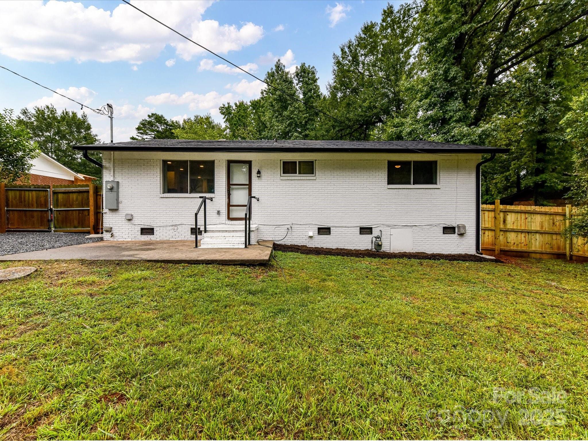 2508 Carrington Court — Charlotte