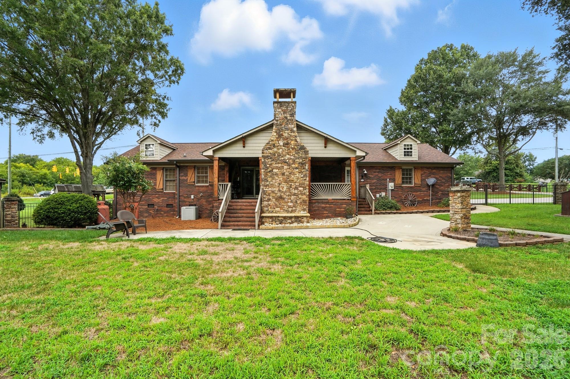 3369 Roberta Road — Concord
