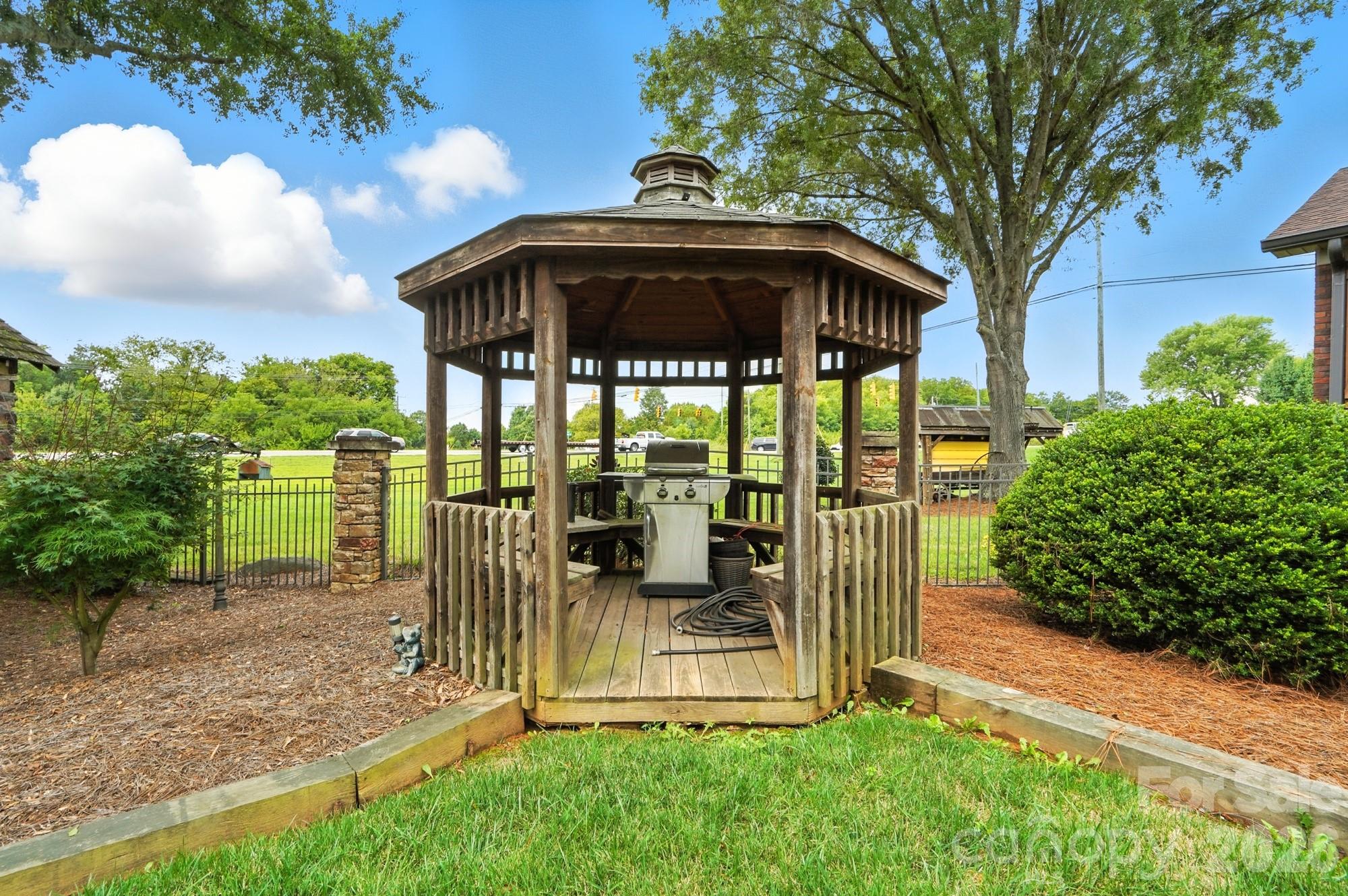 3369 Roberta Road — Concord