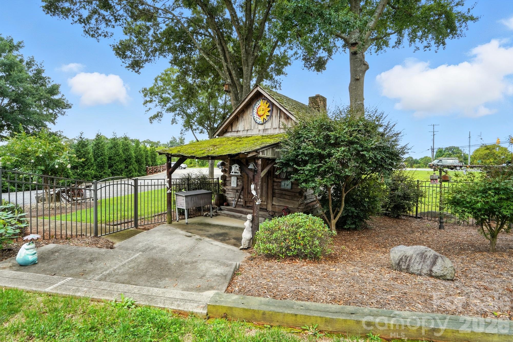 3369 Roberta Road — Concord