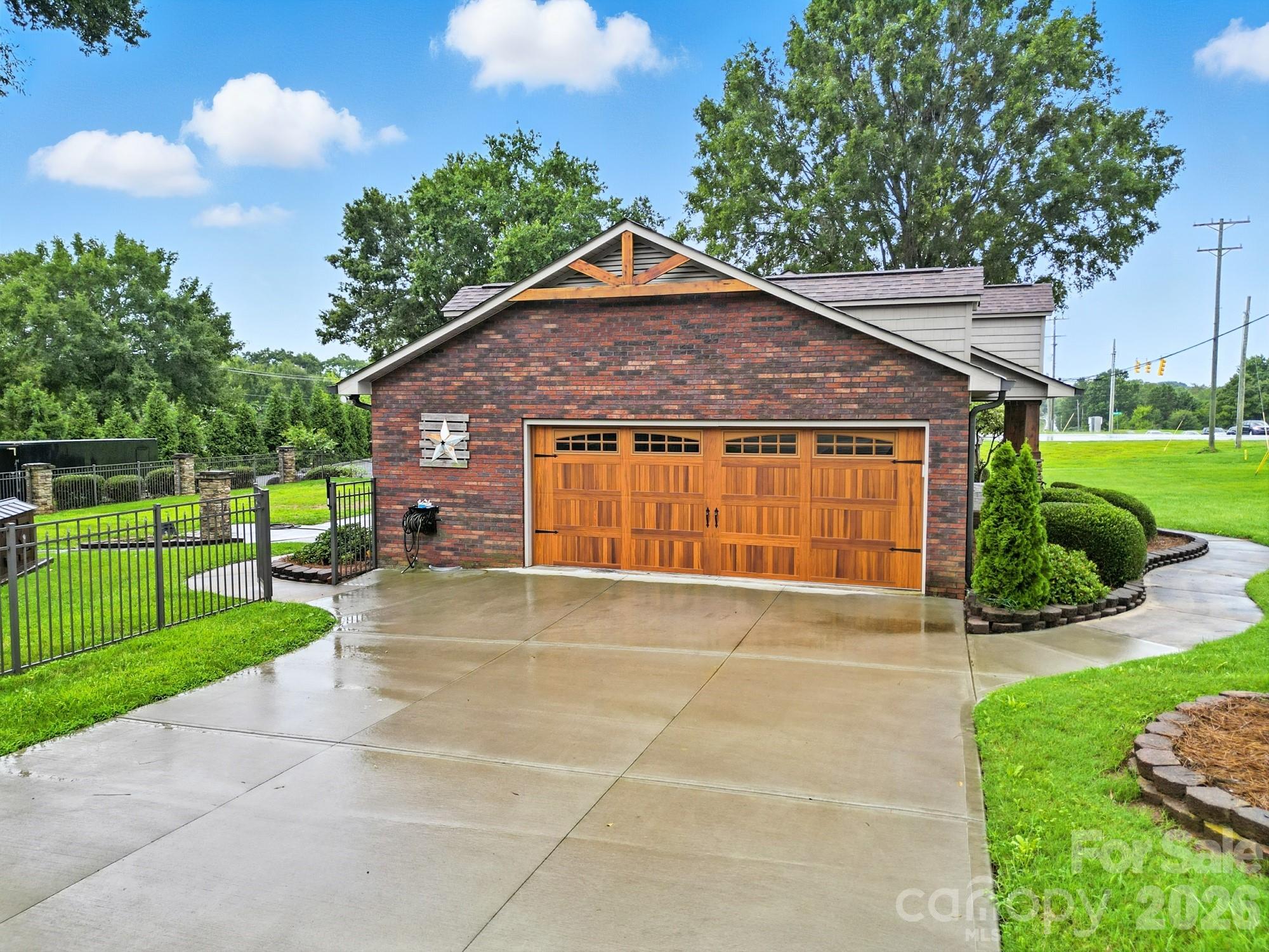 3369 Roberta Road — Concord