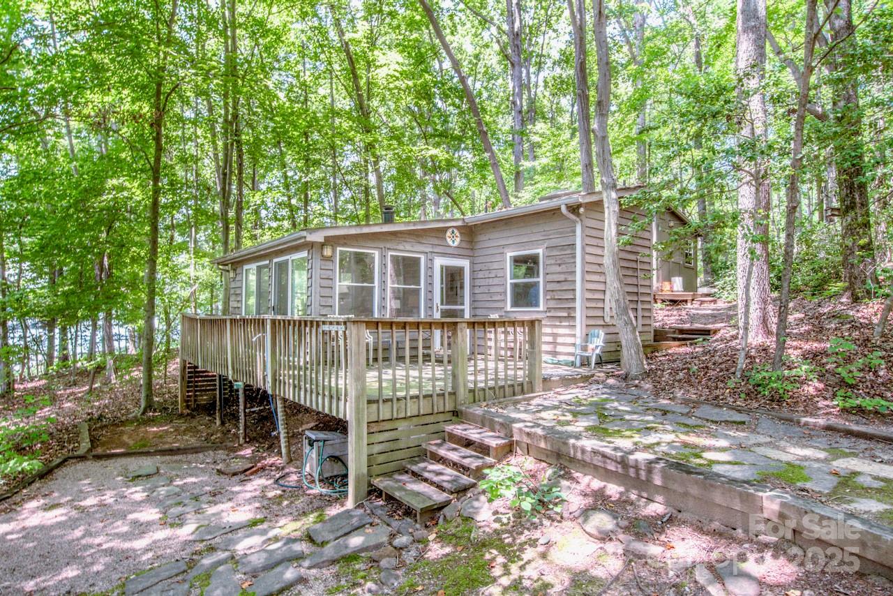 127 Melrose Lane — Mooresville