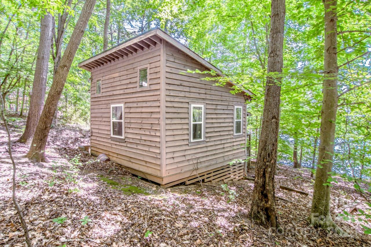 127 Melrose Lane — Mooresville