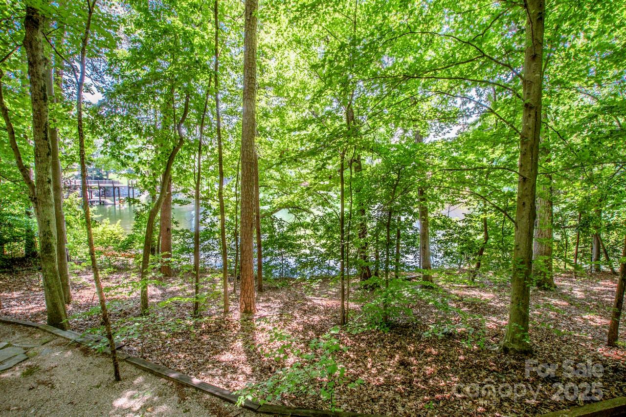 127 Melrose Lane — Mooresville
