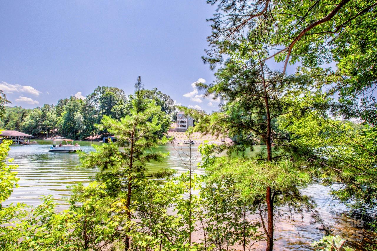 127 Melrose Lane — Mooresville