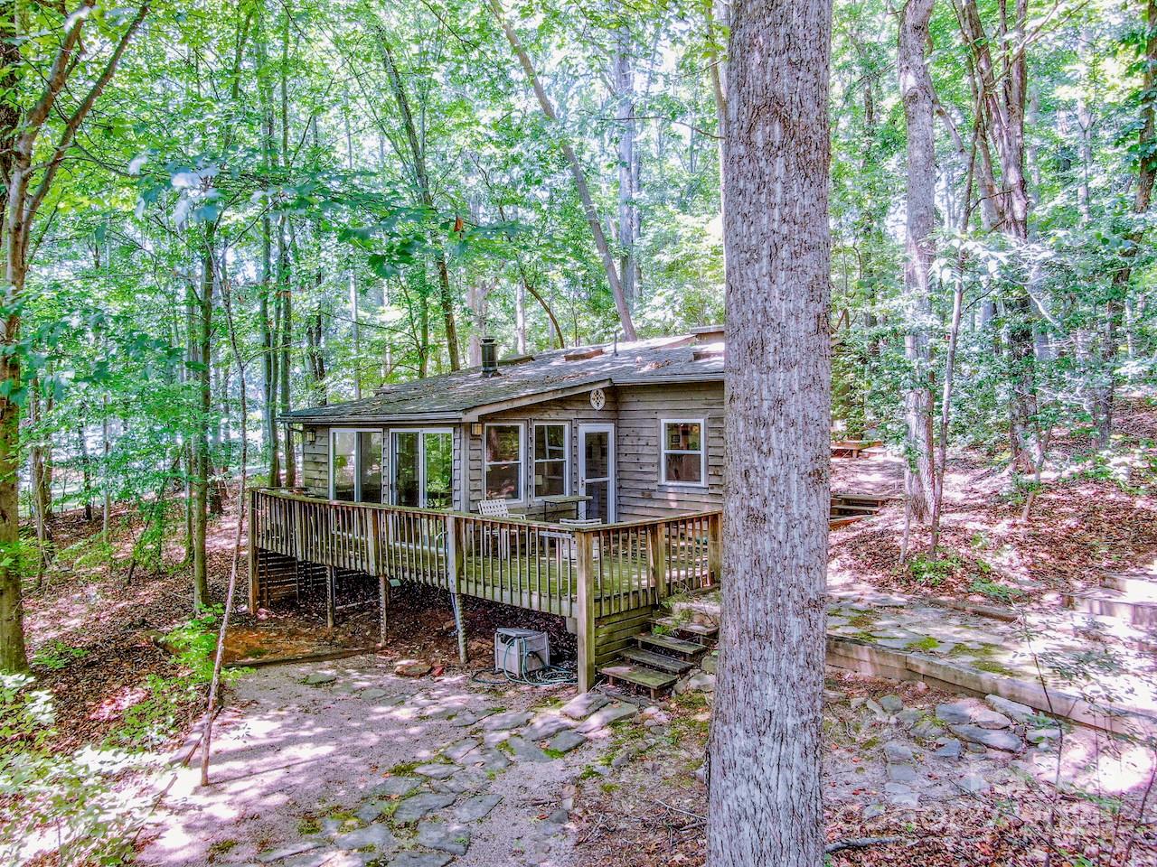 127 Melrose Lane — Mooresville