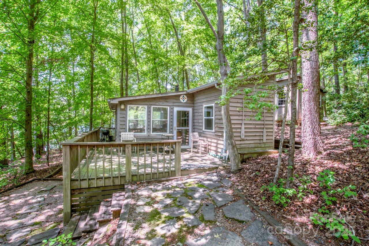 127 Melrose Lane — Mooresville
