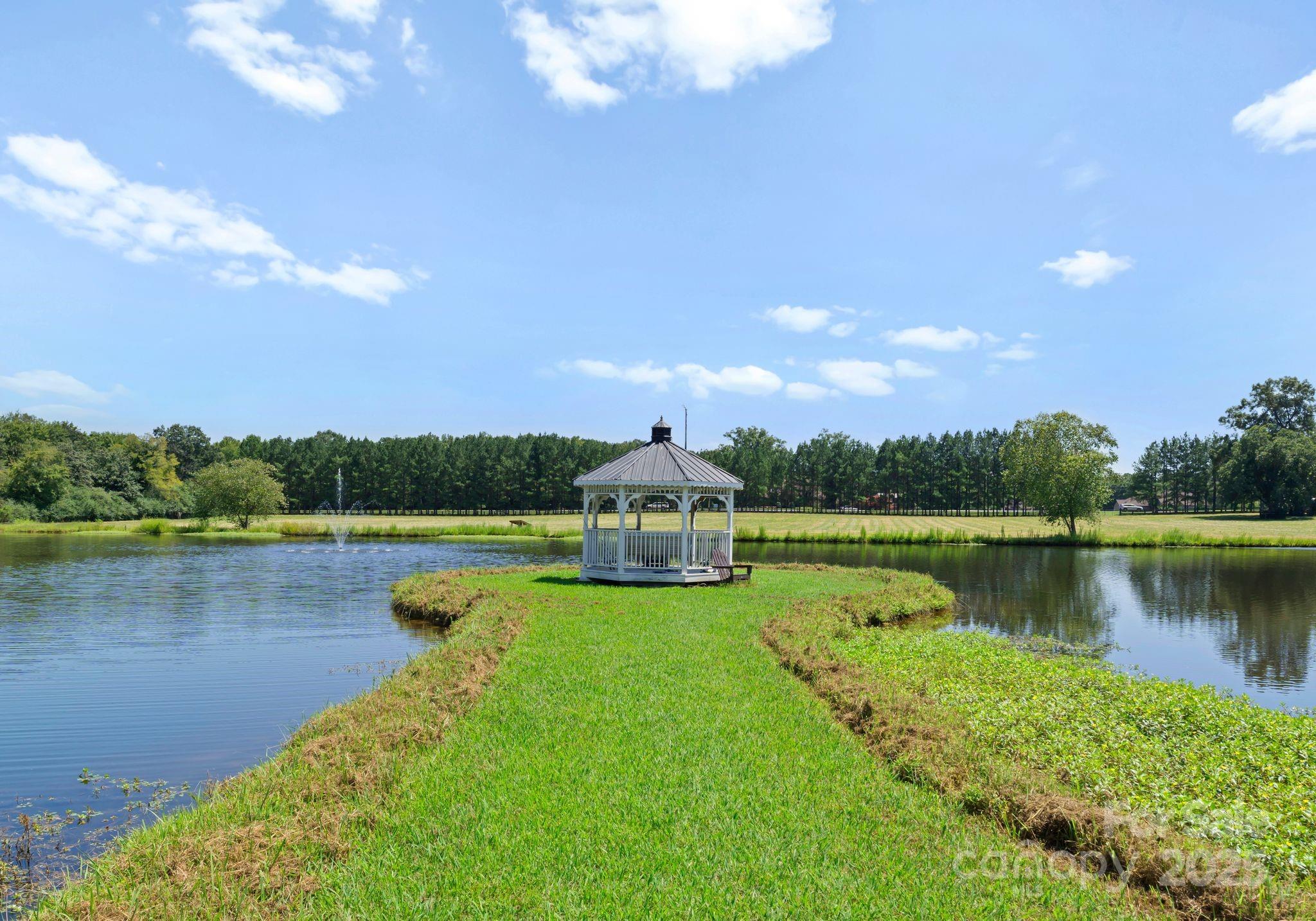 315 Brief Road W — Indian Trail