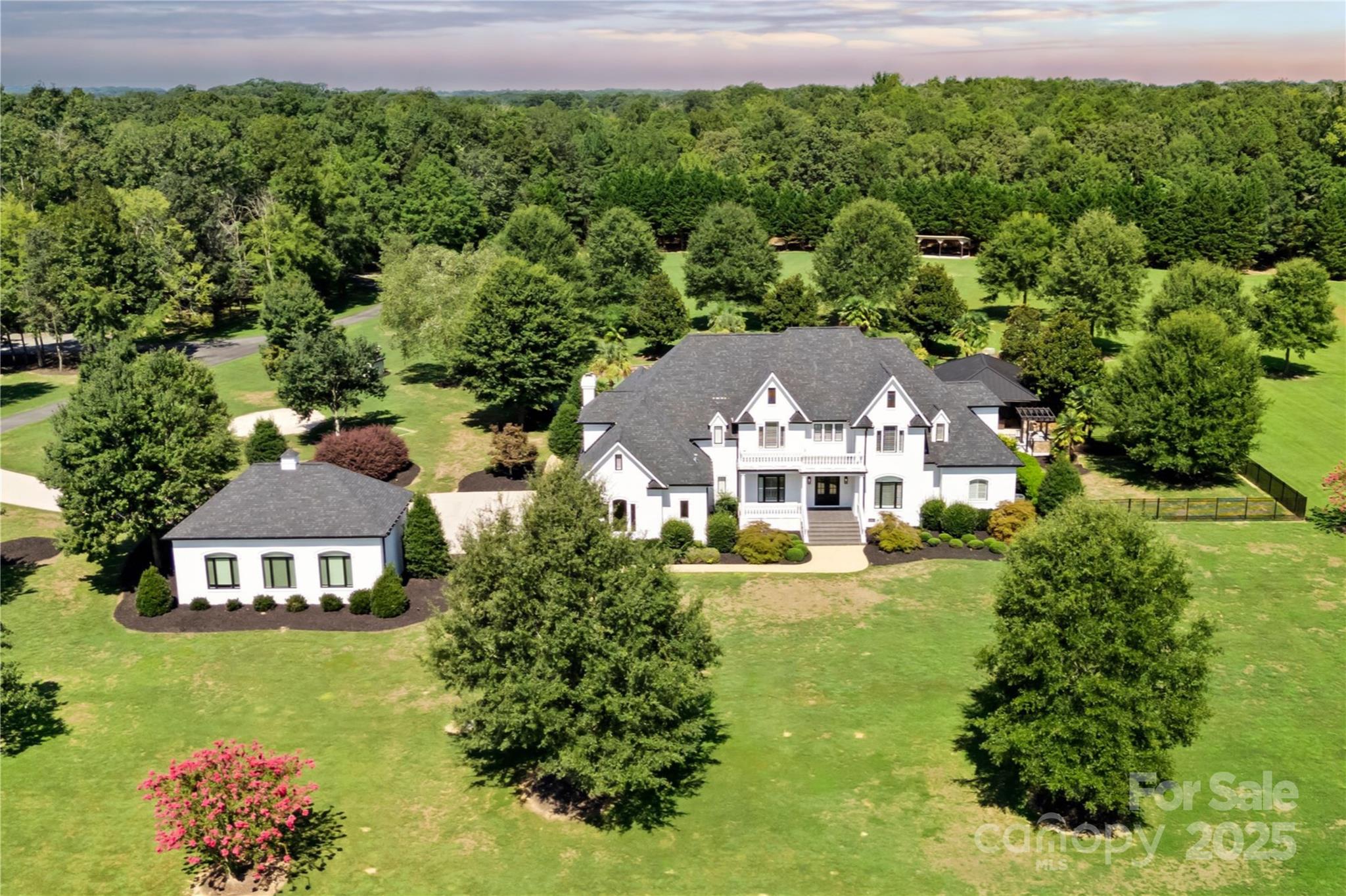 315 Brief Road W — Indian Trail
