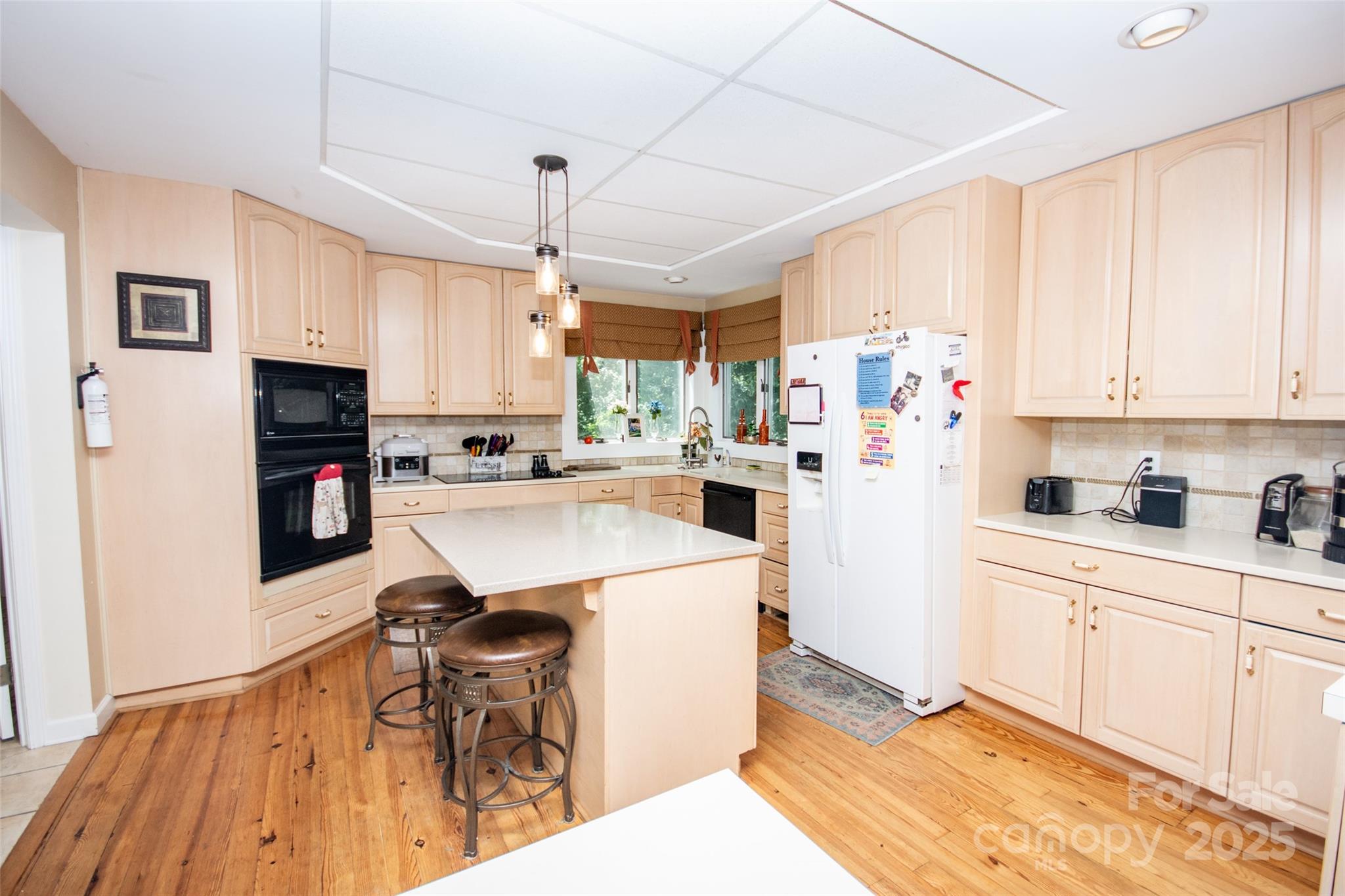 10245 Cool Springs Road — Woodleaf