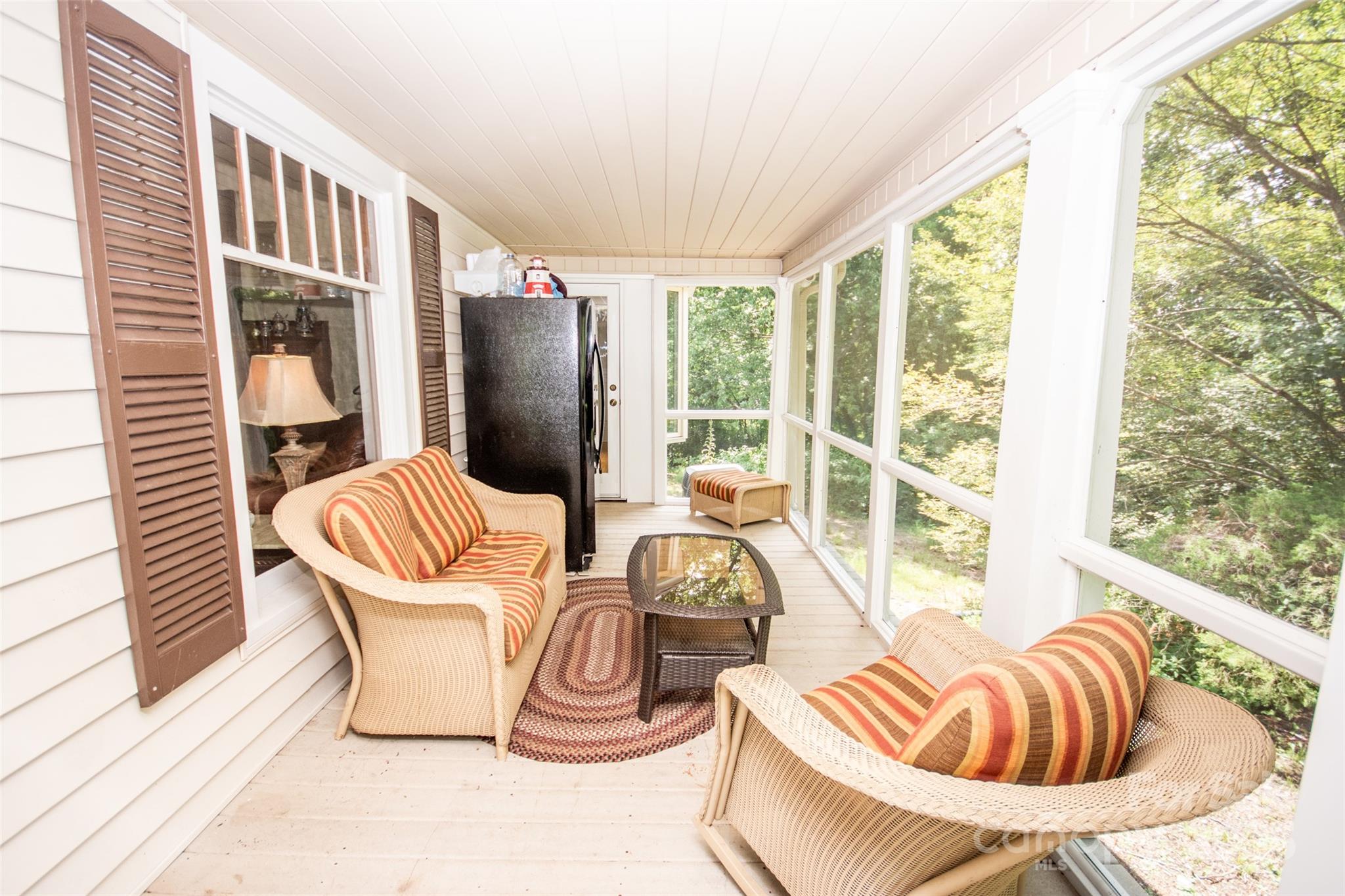 10245 Cool Springs Road — Woodleaf