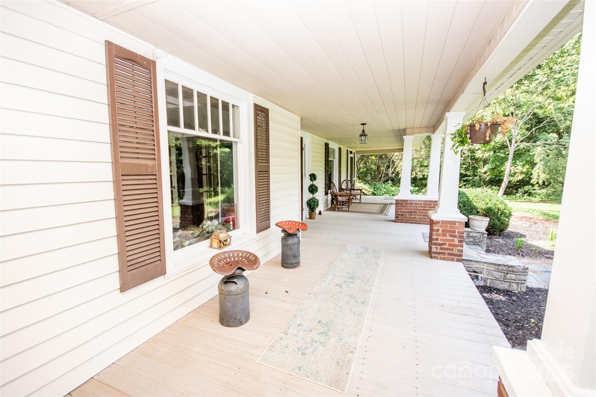 10245 Cool Springs Road — Woodleaf