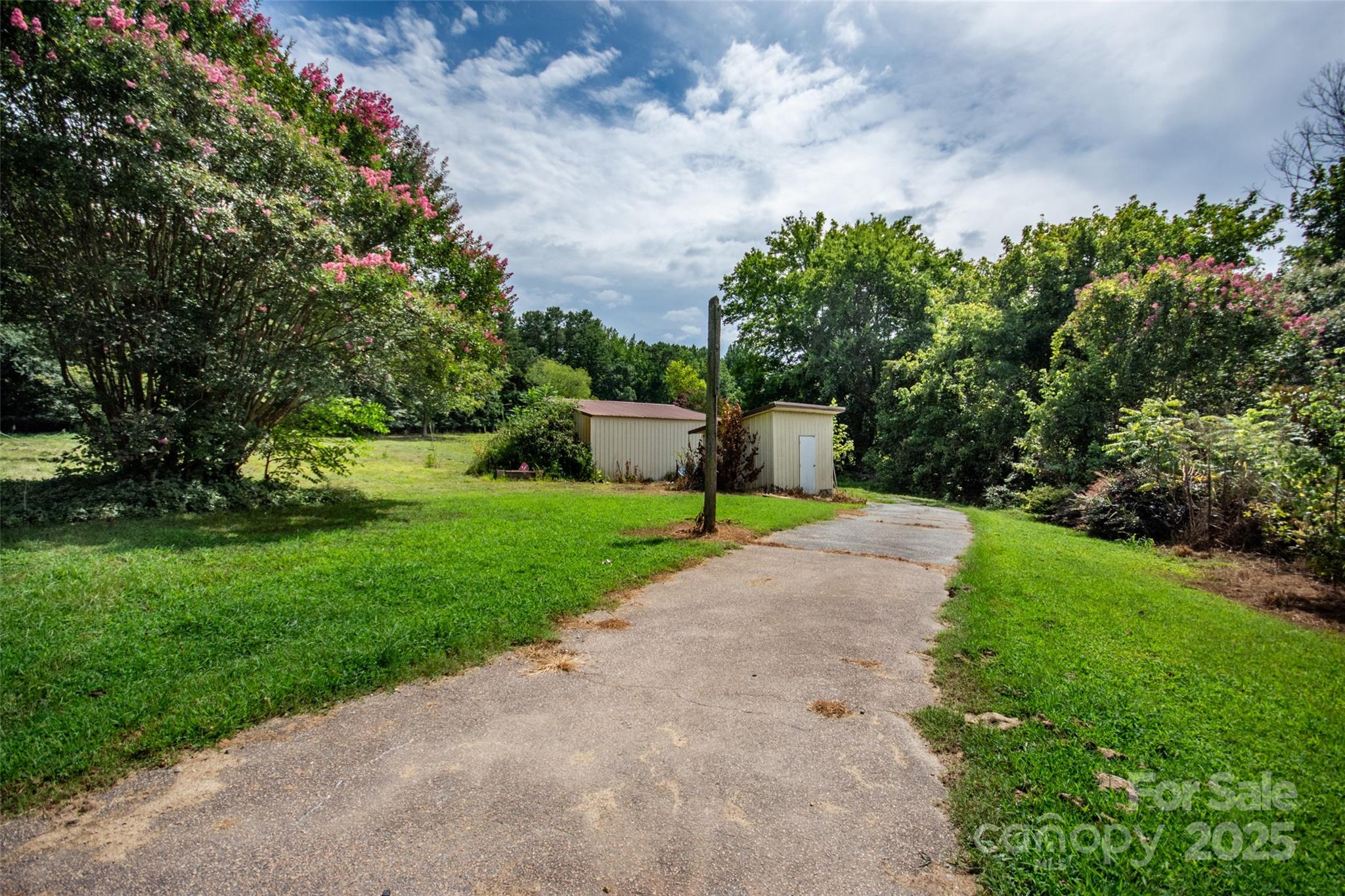 10245 Cool Springs Road — Woodleaf