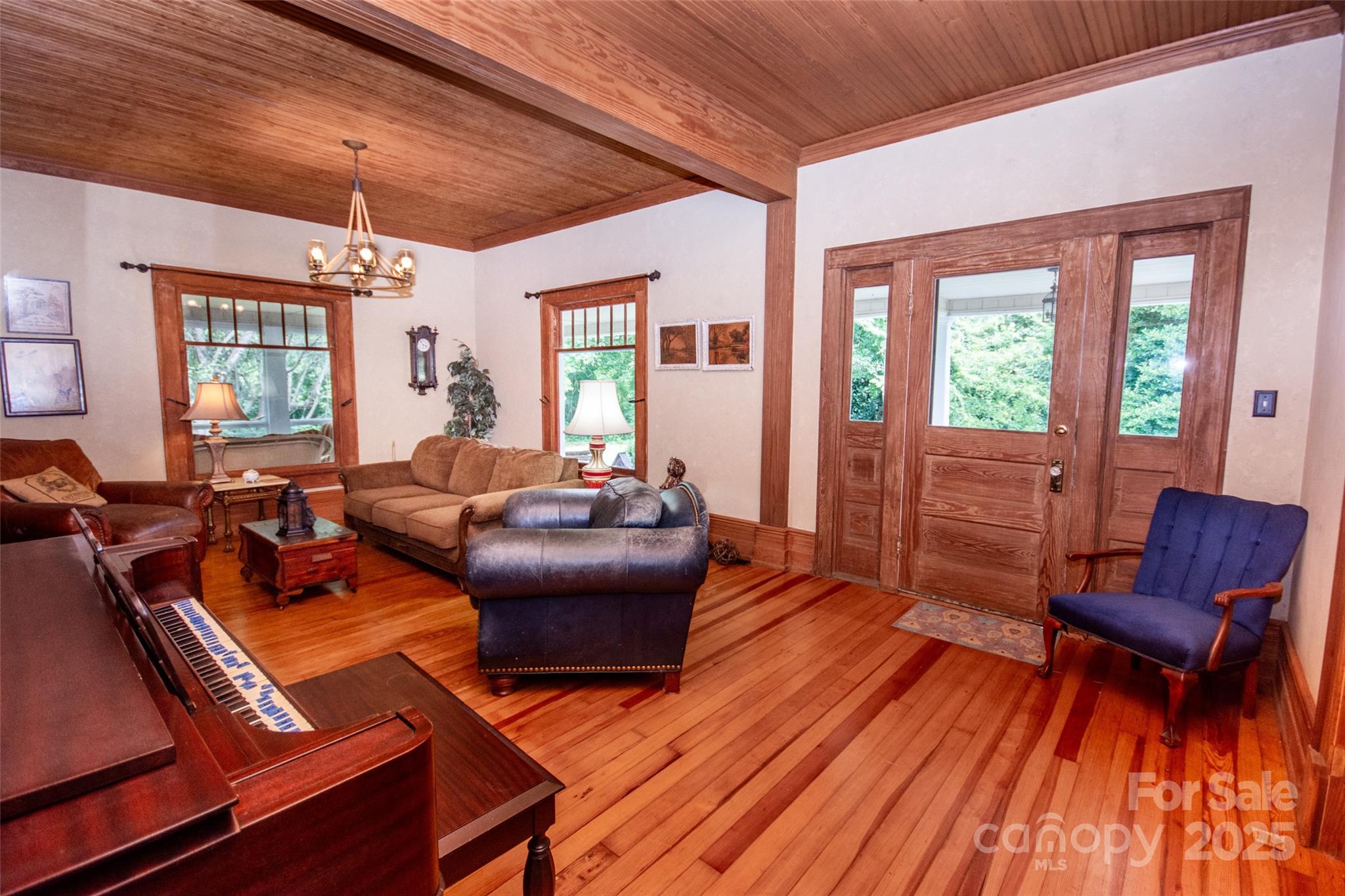 10245 Cool Springs Road — Woodleaf