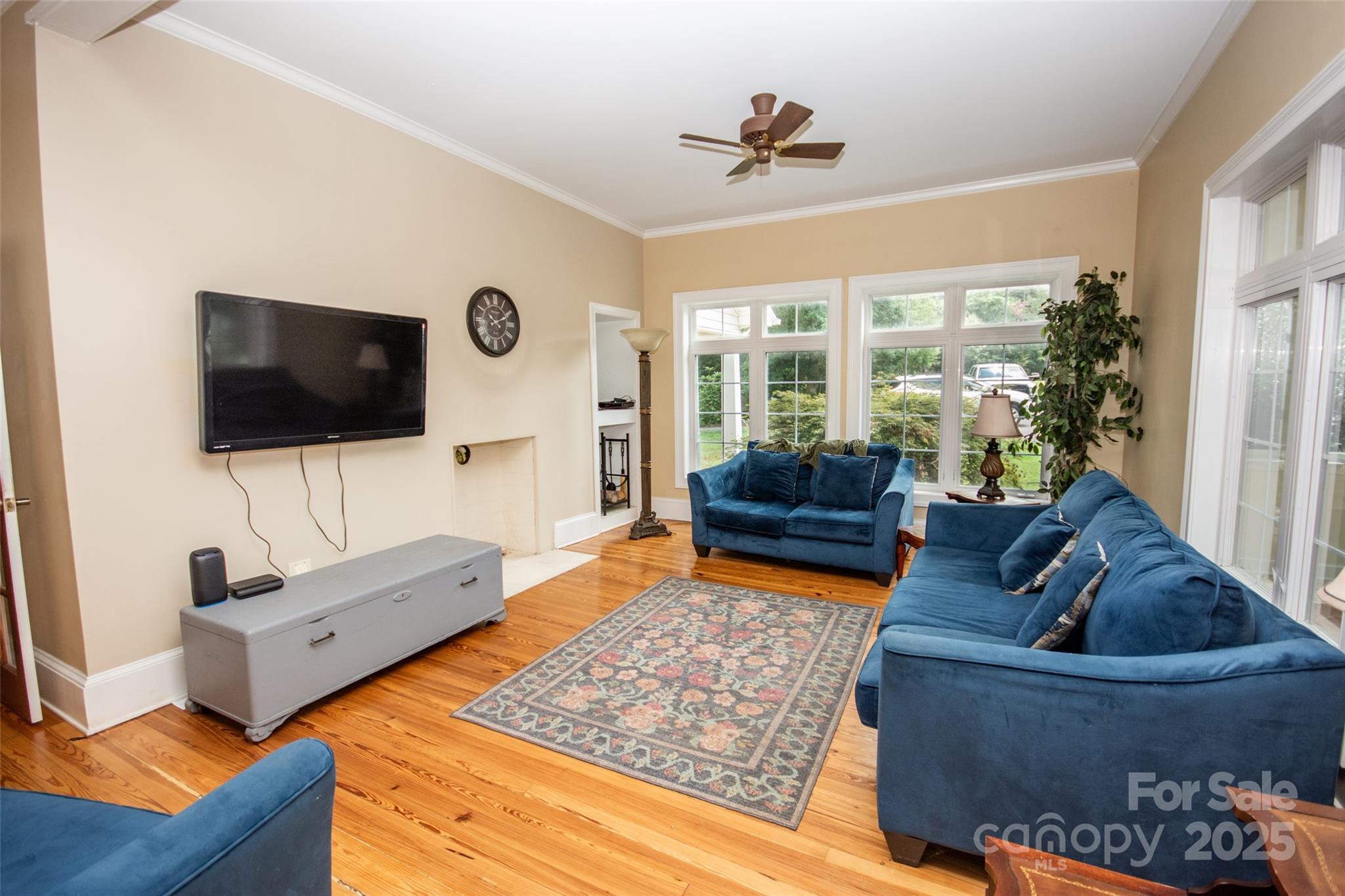 10245 Cool Springs Road — Woodleaf