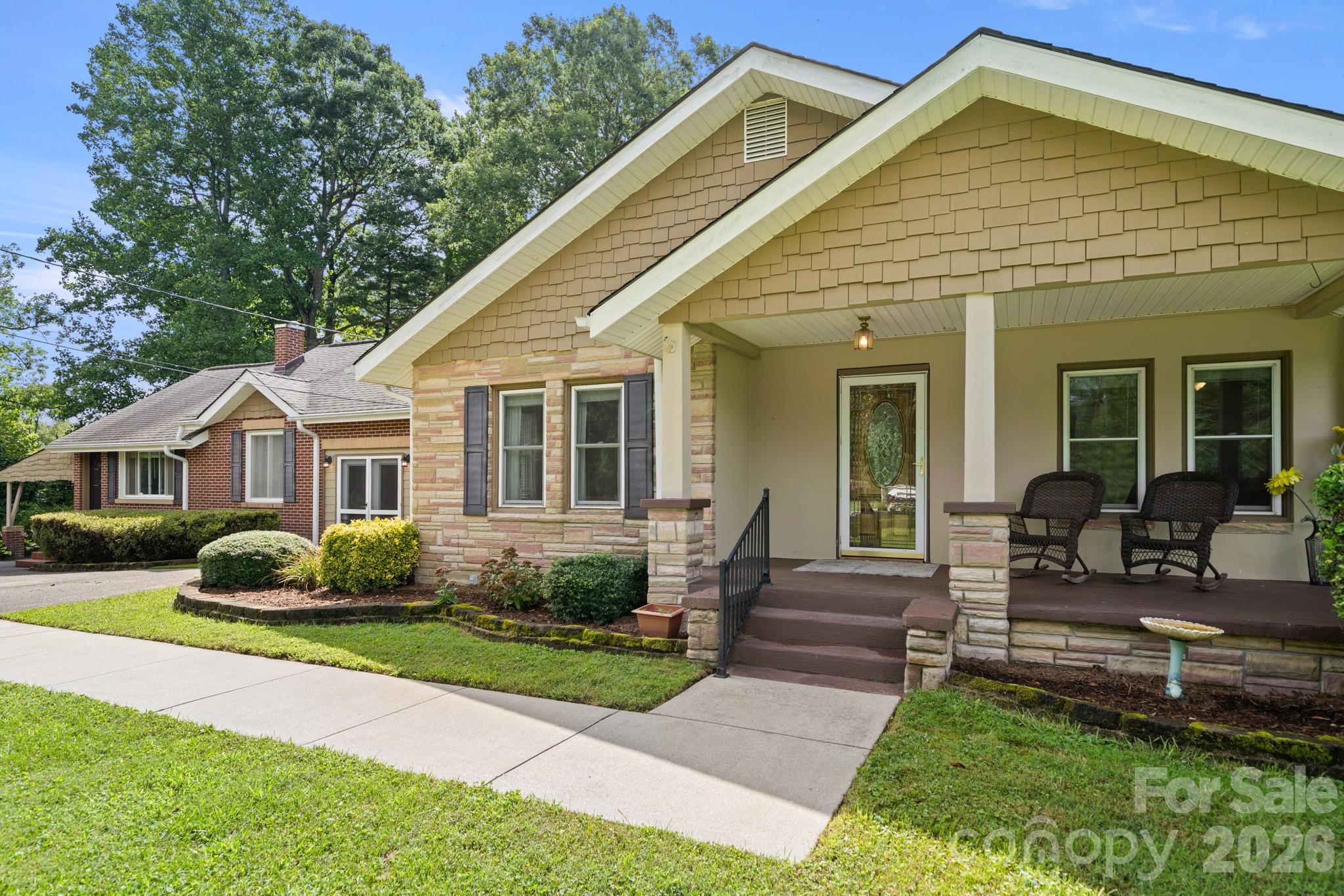 429 Brooklyn Avenue — Hendersonville