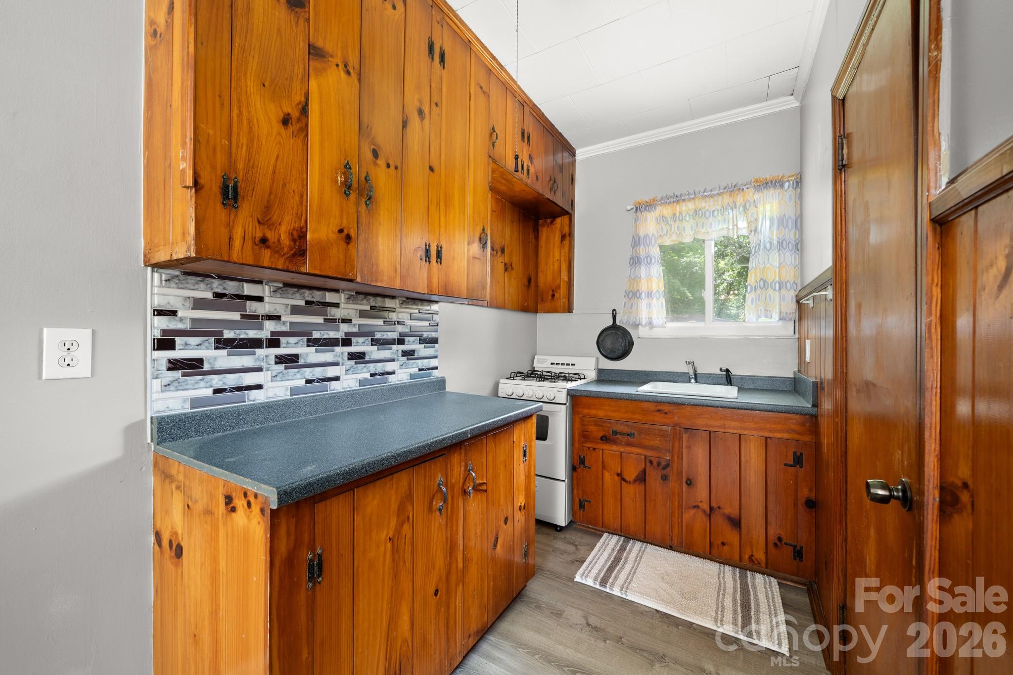 429 Brooklyn Avenue — Hendersonville