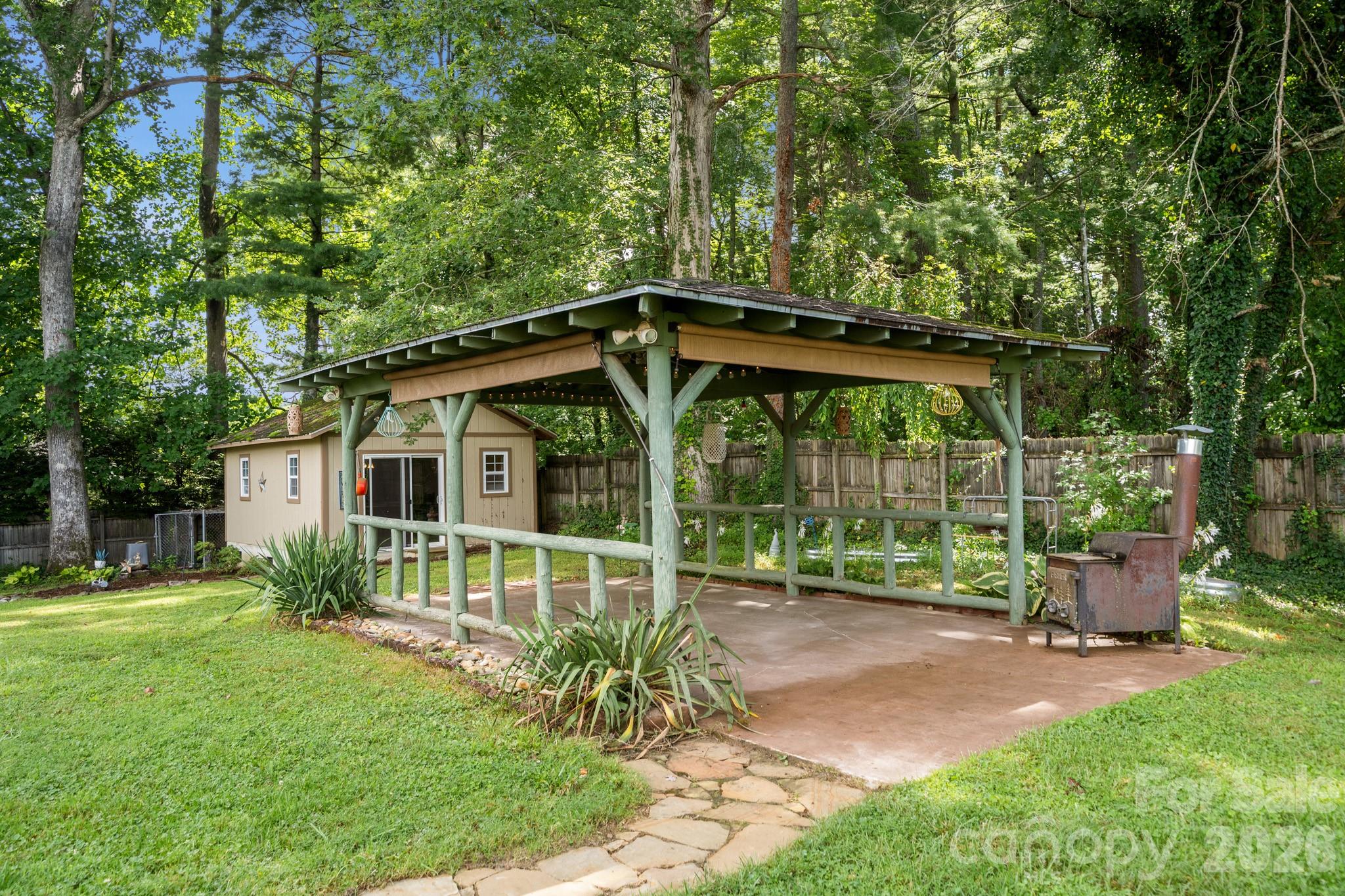 429 Brooklyn Avenue — Hendersonville