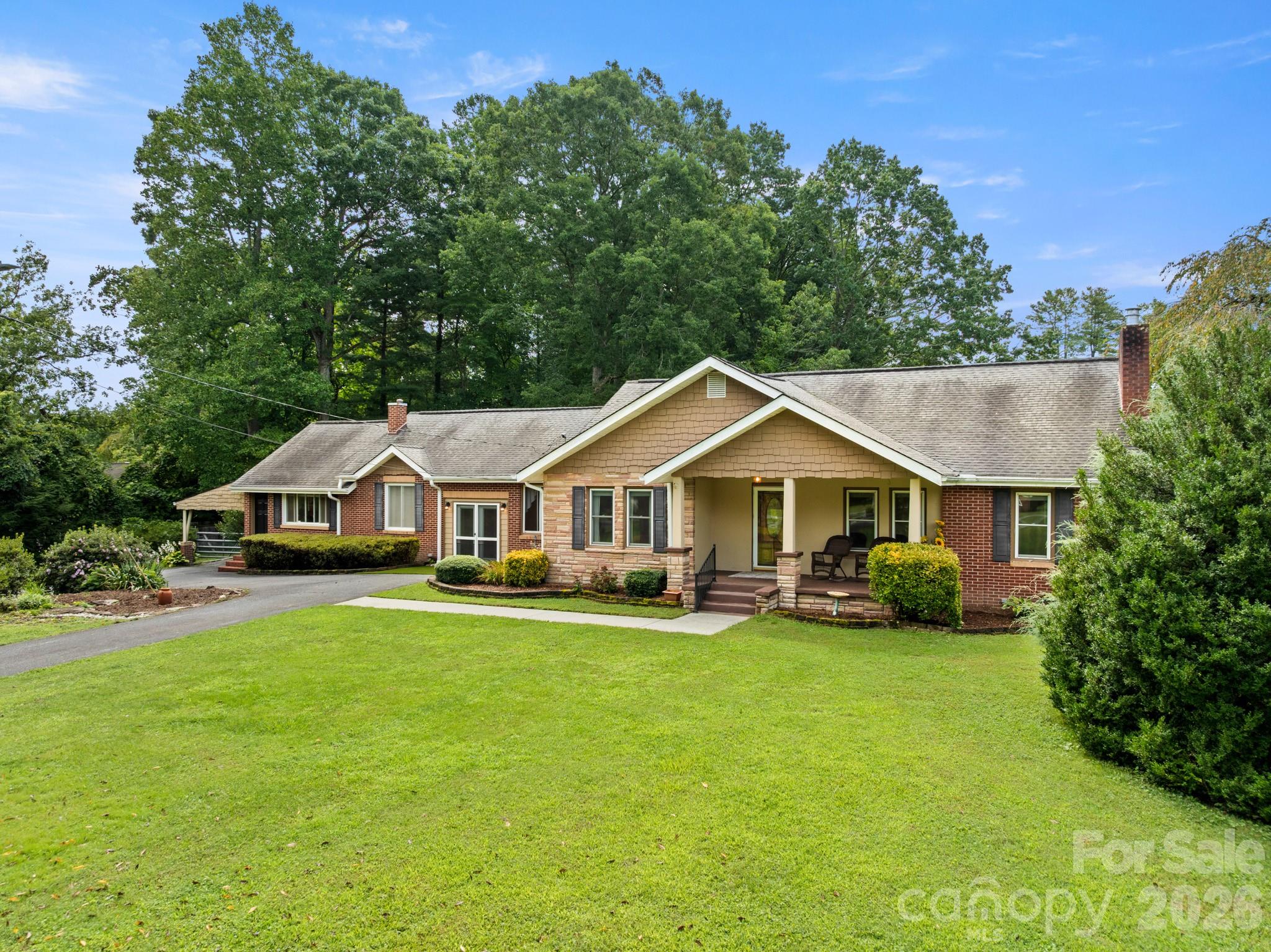 429 Brooklyn Avenue — Hendersonville