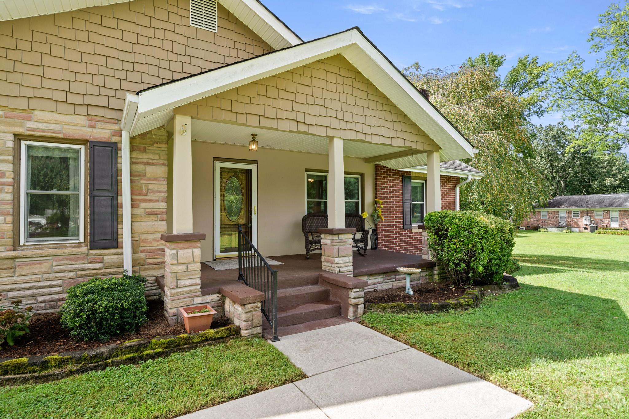 429 Brooklyn Avenue — Hendersonville