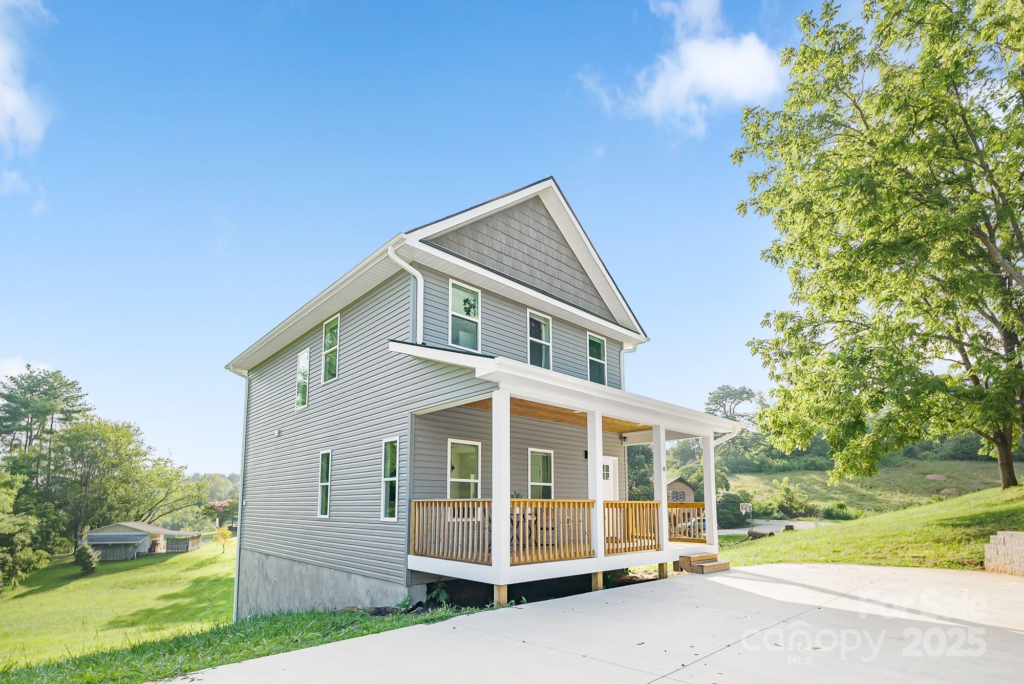 8 Green Tree Lane — Asheville