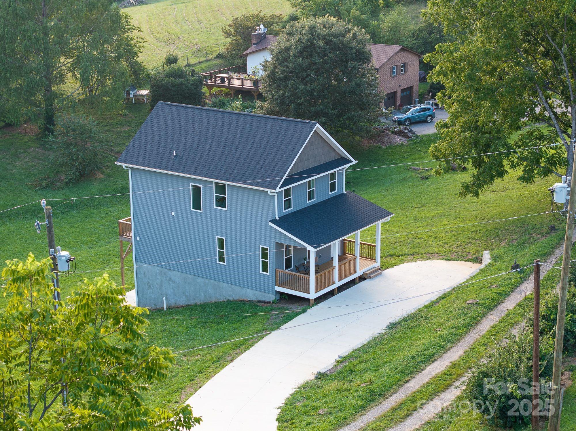 8 Green Tree Lane — Asheville