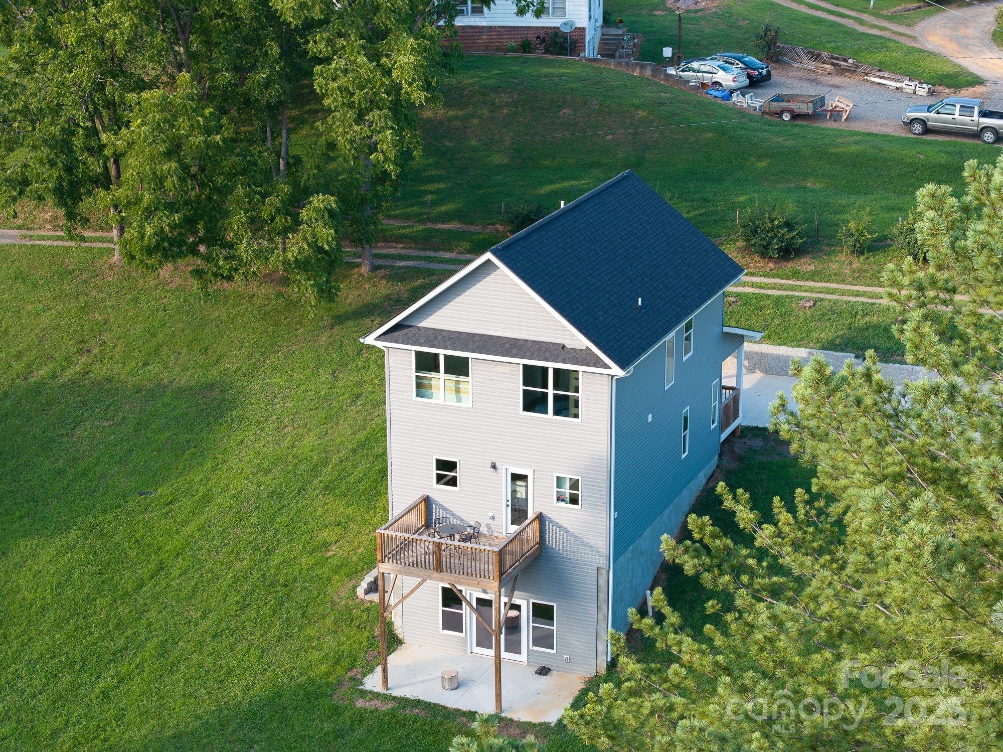 8 Green Tree Lane — Asheville