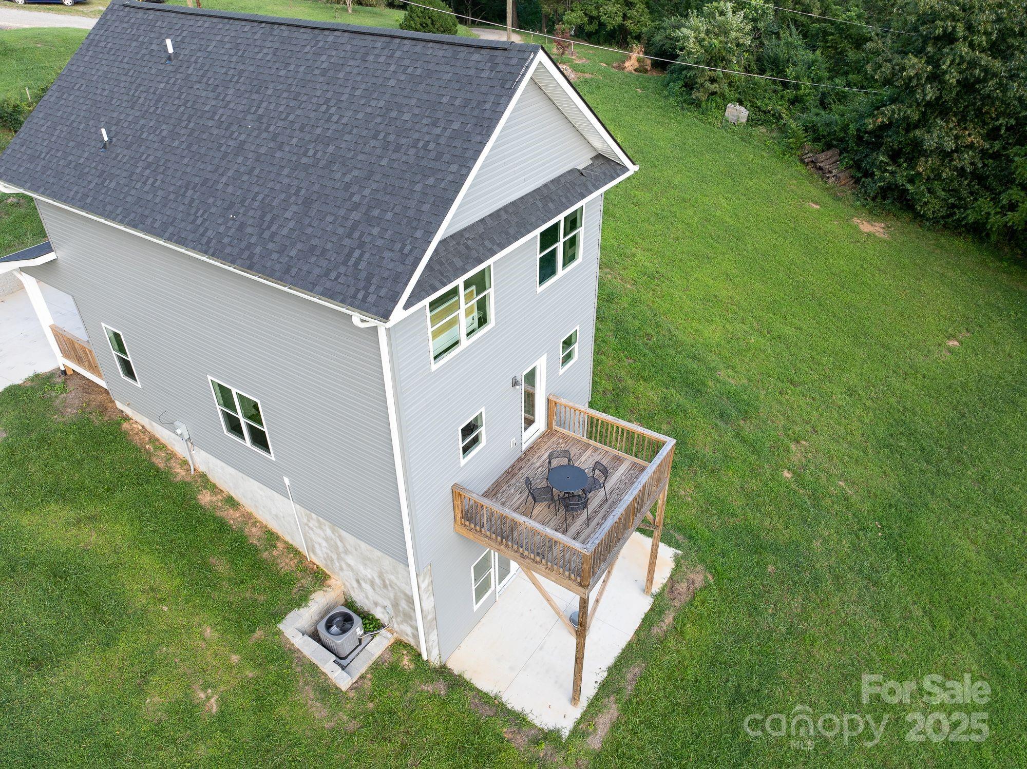 8 Green Tree Lane — Asheville
