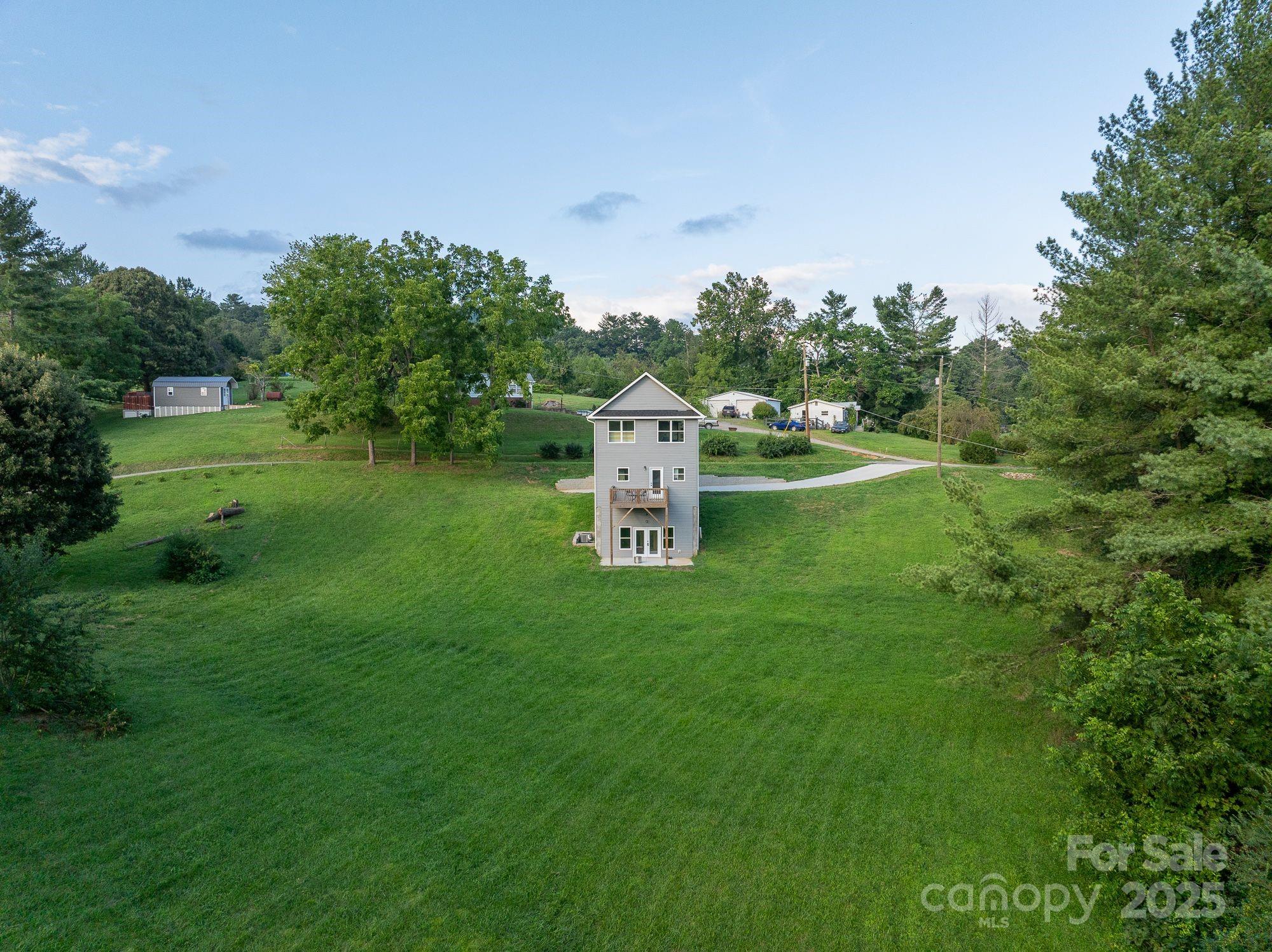 8 Green Tree Lane — Asheville