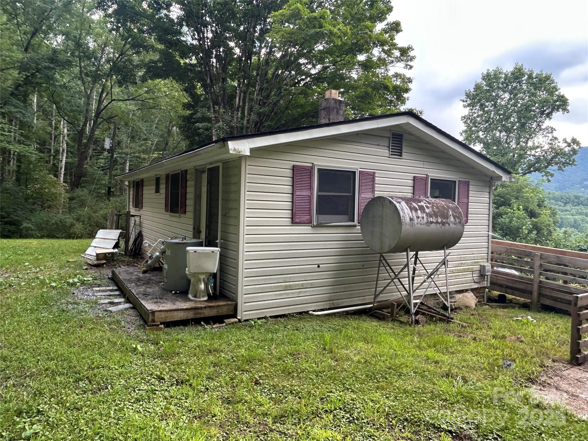 103 Cambridge Way — Waynesville