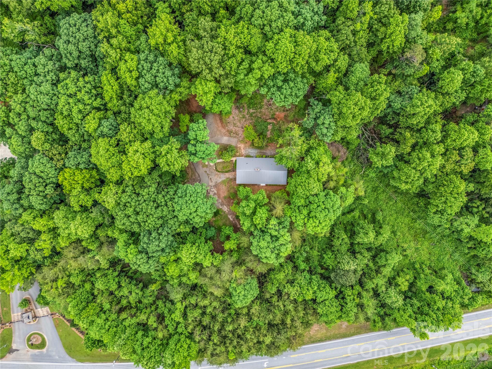 200 Little Wings Mountain Road — Columbus