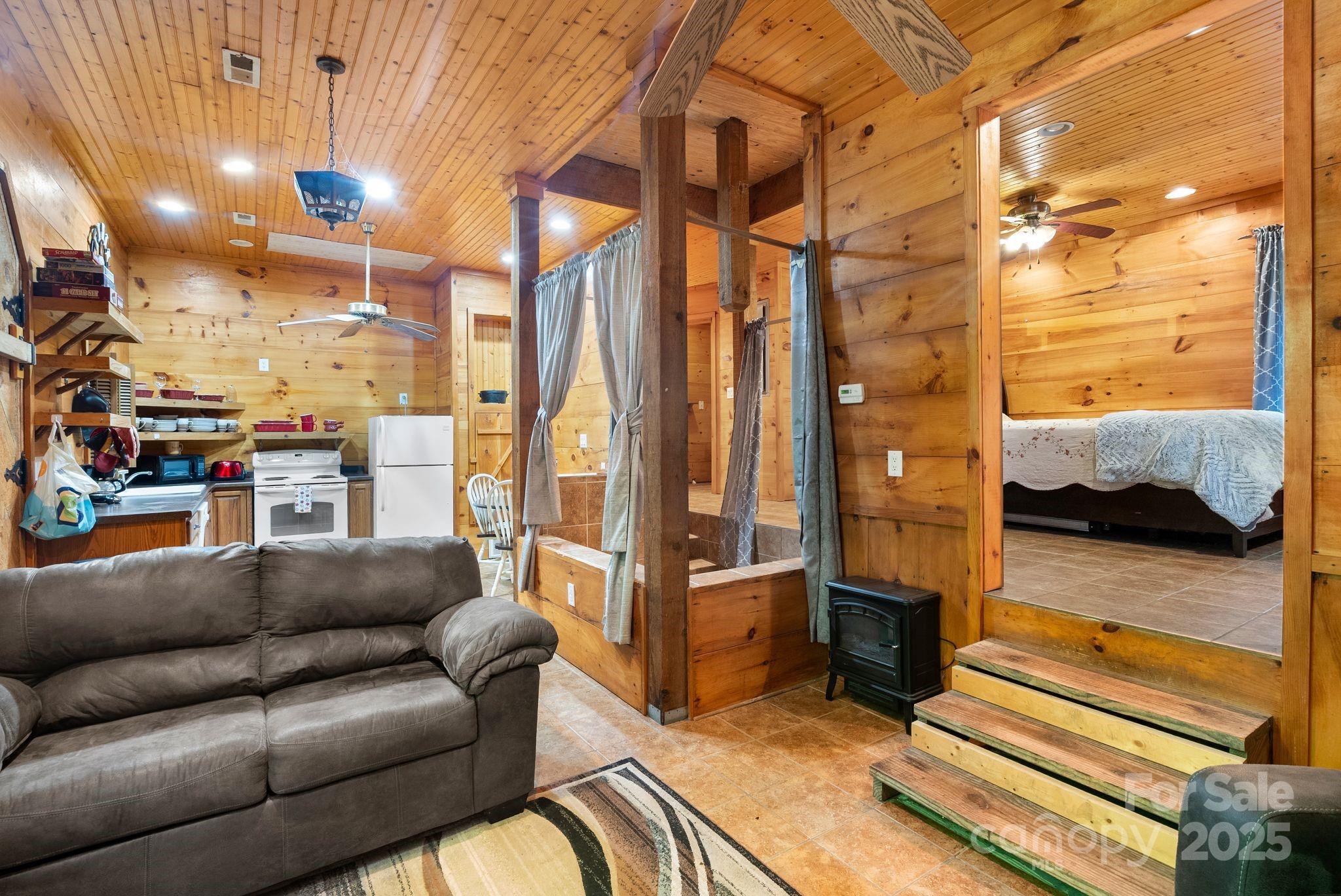 118 Blossom Road — Brevard