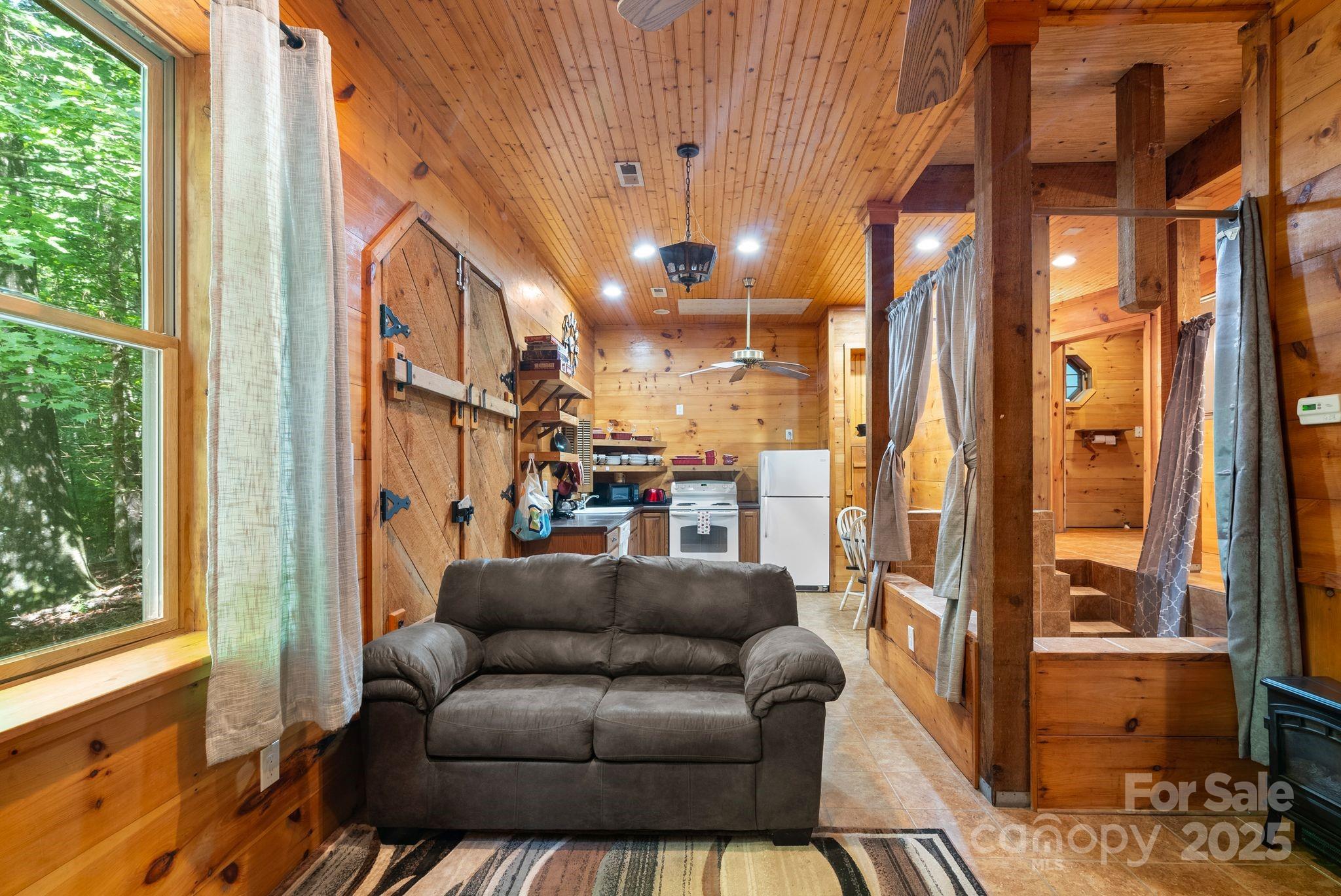 118 Blossom Road — Brevard